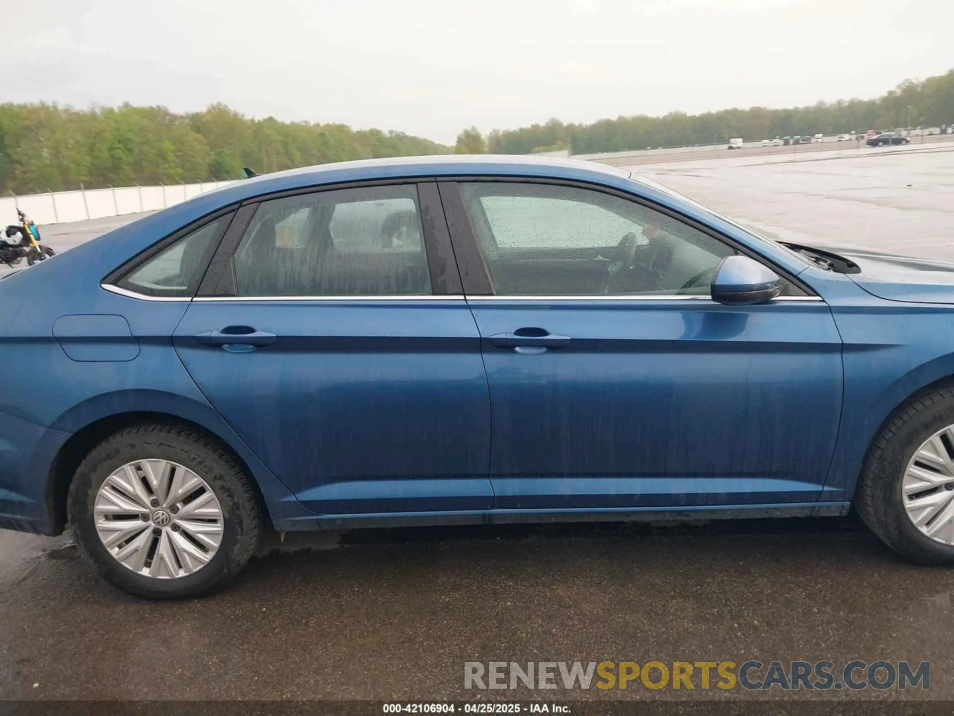 13 fotografías del automóvil dañado 3VWCB7BUXKM180195 VOLKSWAGEN JETTA 2019