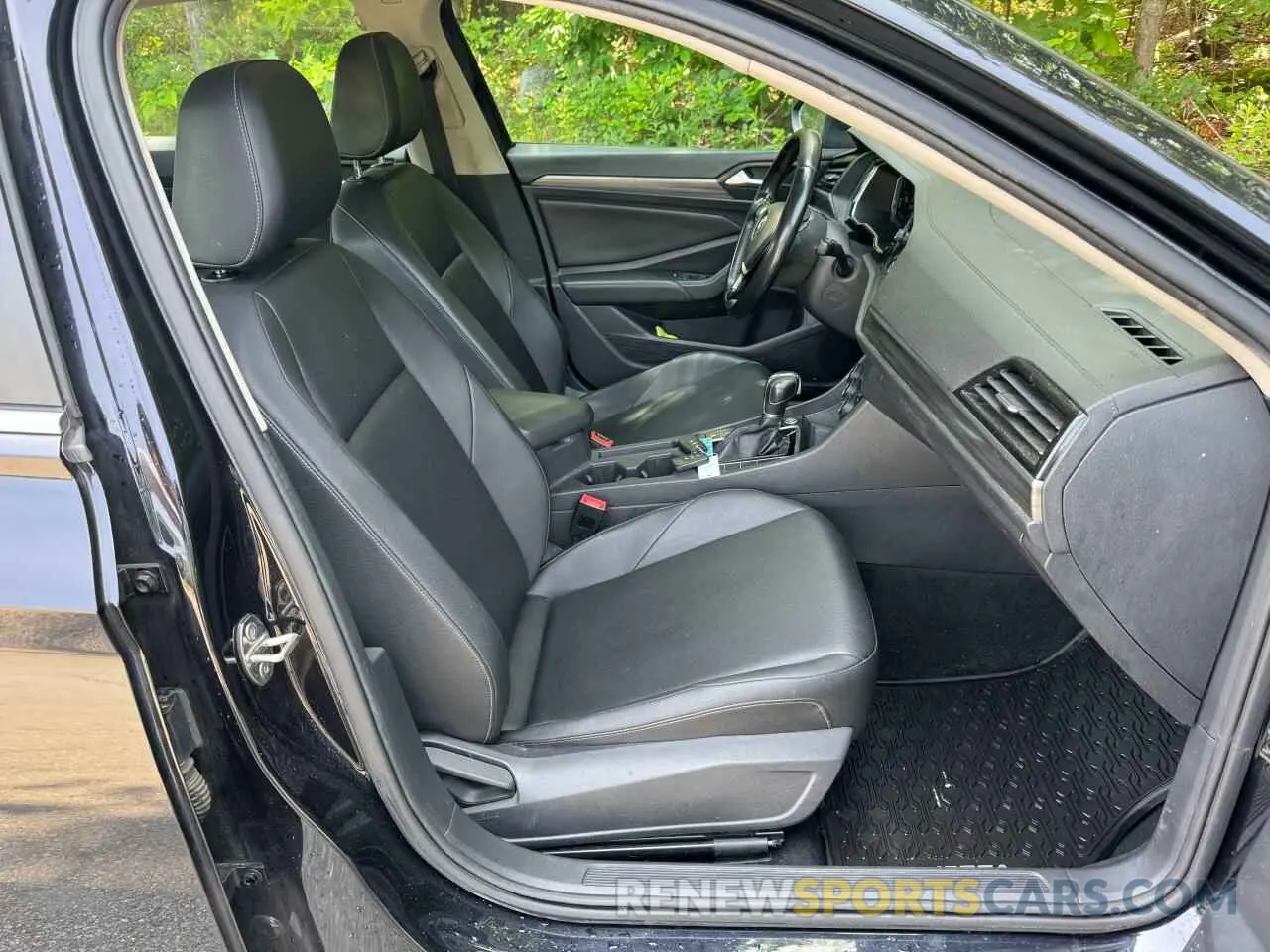 5 fotografías del automóvil dañado 3VWE57BU3KM040246 VOLKSWAGEN JETTA 2019