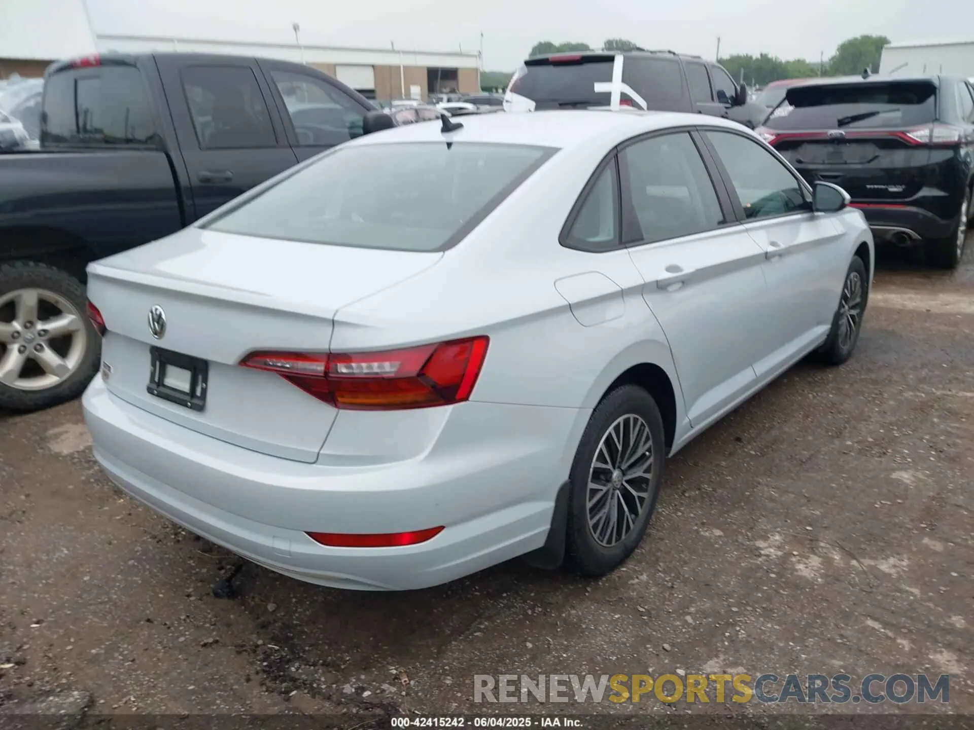 4 fotografías del automóvil dañado 3VWE57BU4KM038196 VOLKSWAGEN JETTA 2019