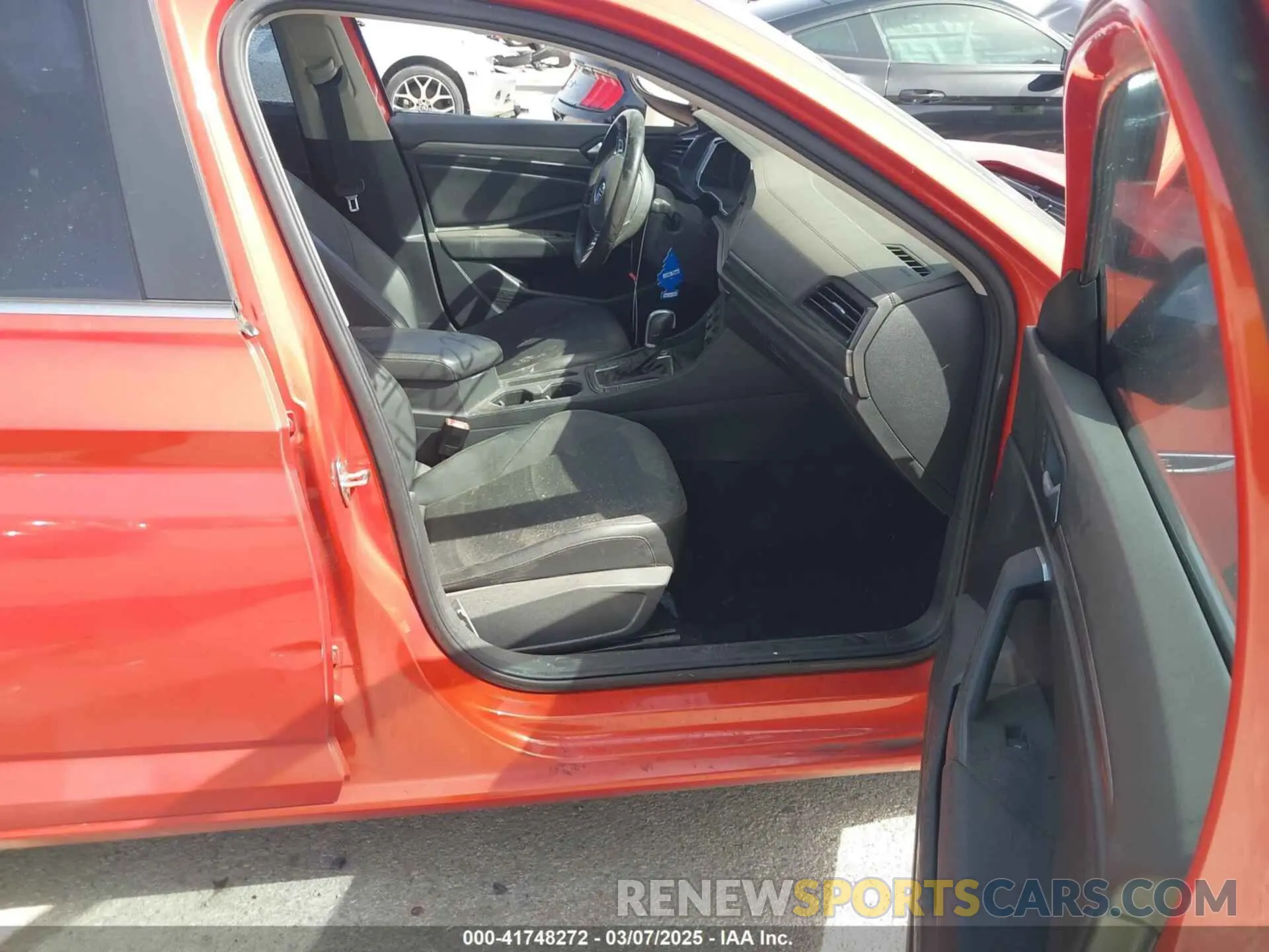 5 fotografías del automóvil dañado 3VWE57BU4KM110398 VOLKSWAGEN JETTA 2019