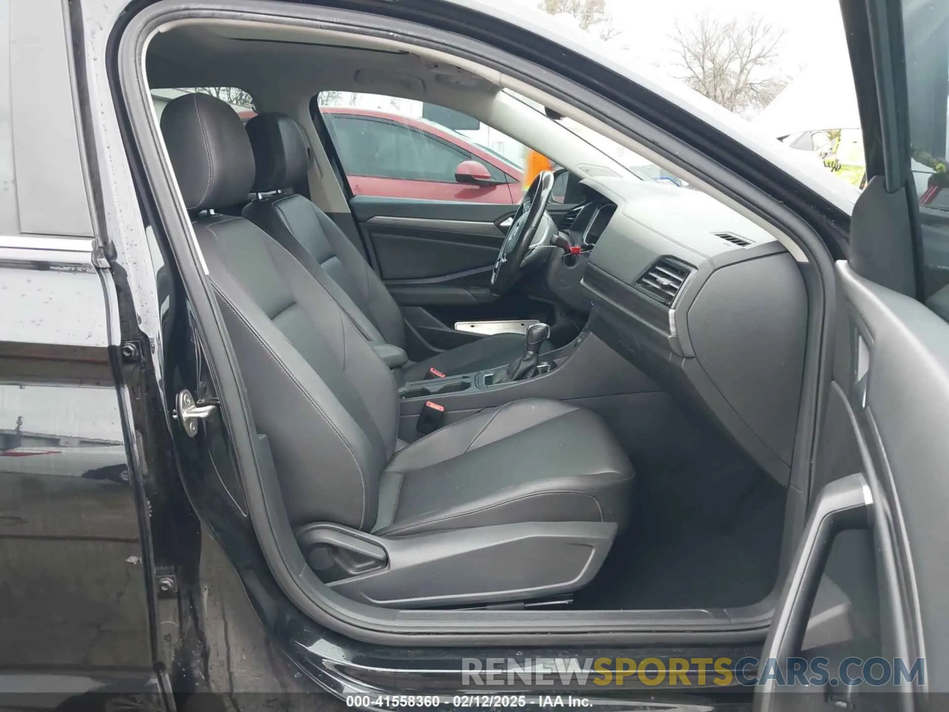 5 fotografías del automóvil dañado 3VWEB7BU5KM247164 VOLKSWAGEN JETTA 2019