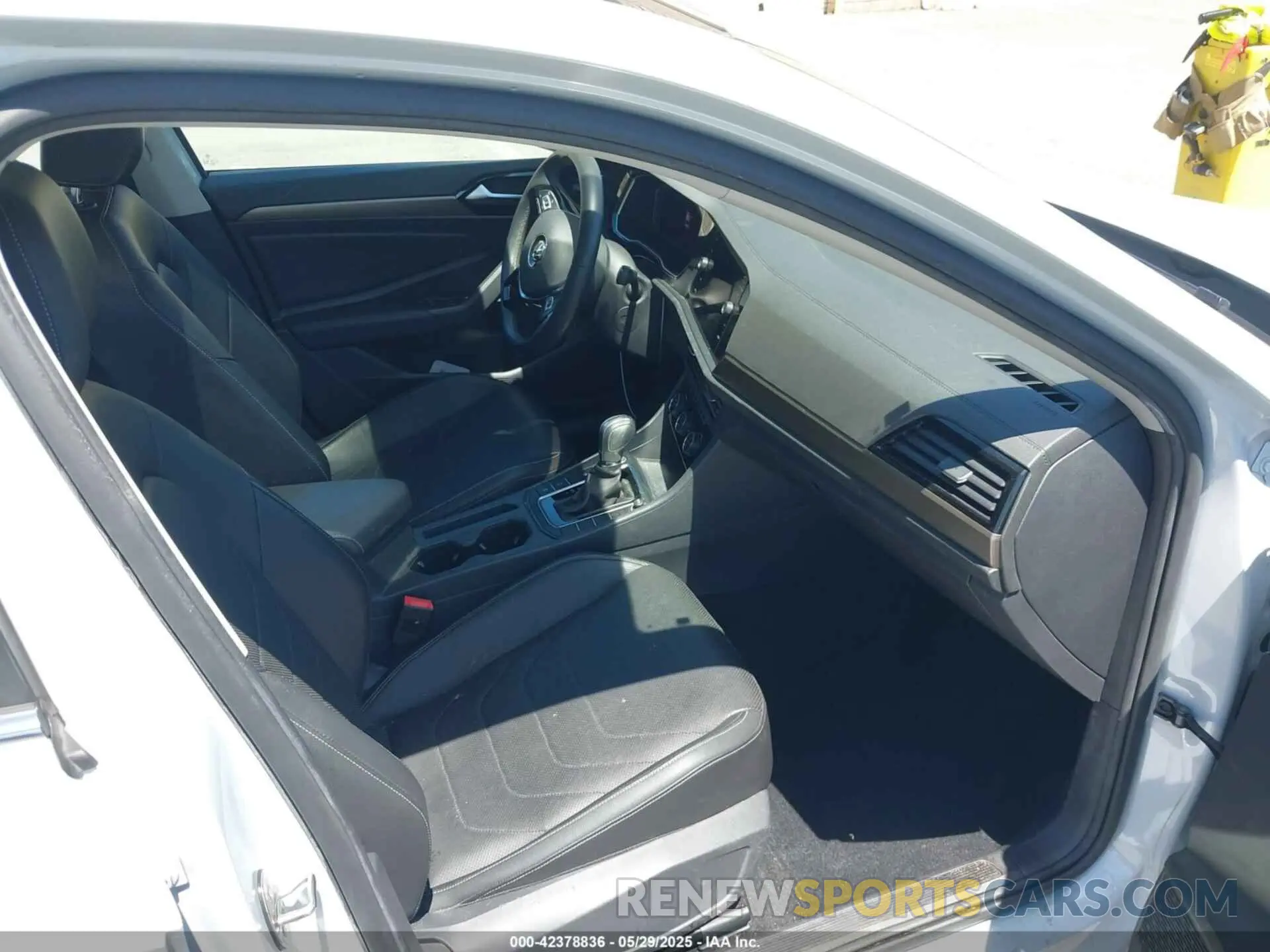 5 fotografías del automóvil dañado 3VWG57BU8KM040476 VOLKSWAGEN JETTA 2019