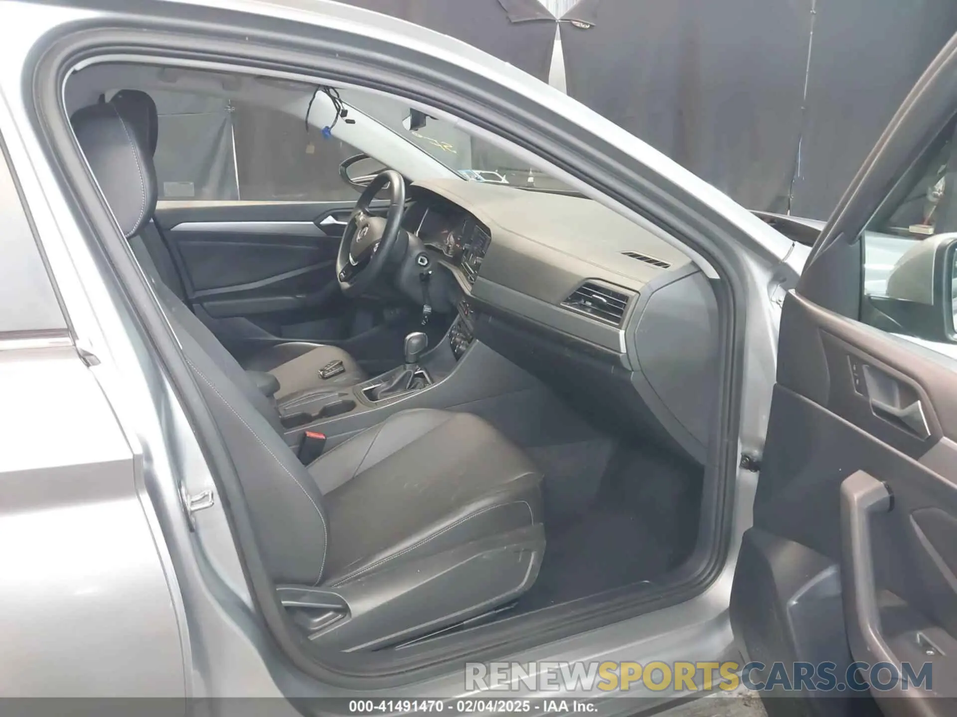 5 fotografías del automóvil dañado 3VWC57BU0LM081152 VOLKSWAGEN JETTA 2020