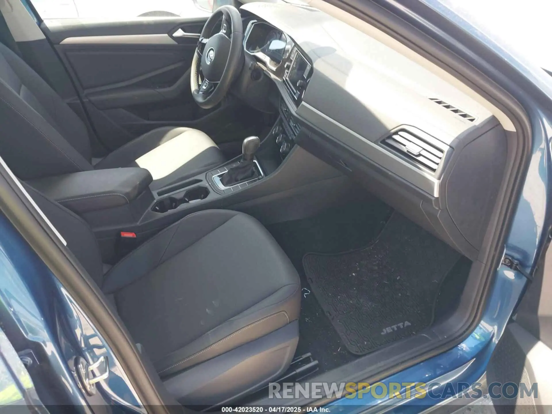 5 fotografías del automóvil dañado 3VWC57BUXLM087265 VOLKSWAGEN JETTA 2020