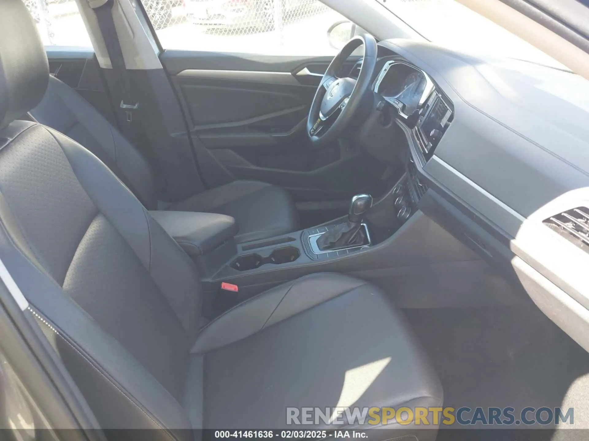 5 fotografías del automóvil dañado 3VWCB7BU0LM002863 VOLKSWAGEN JETTA 2020