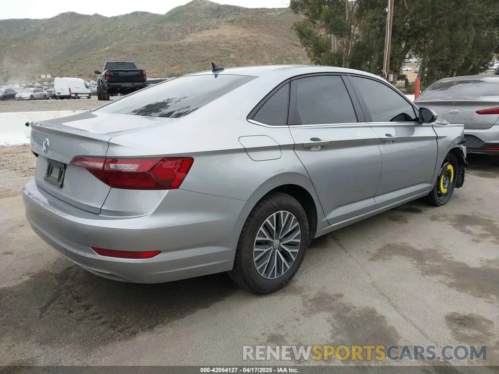 4 fotografías del automóvil dañado 3VWCB7BU0LM022546 VOLKSWAGEN JETTA 2020