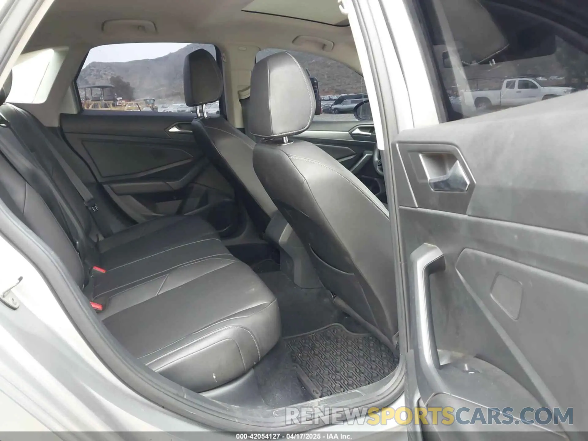 8 fotografías del automóvil dañado 3VWCB7BU0LM022546 VOLKSWAGEN JETTA 2020