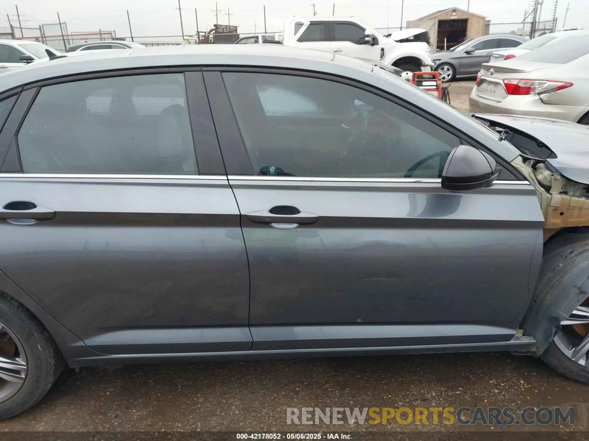 14 fotografías del automóvil dañado 3VWCB7BU0LM051450 VOLKSWAGEN JETTA 2020