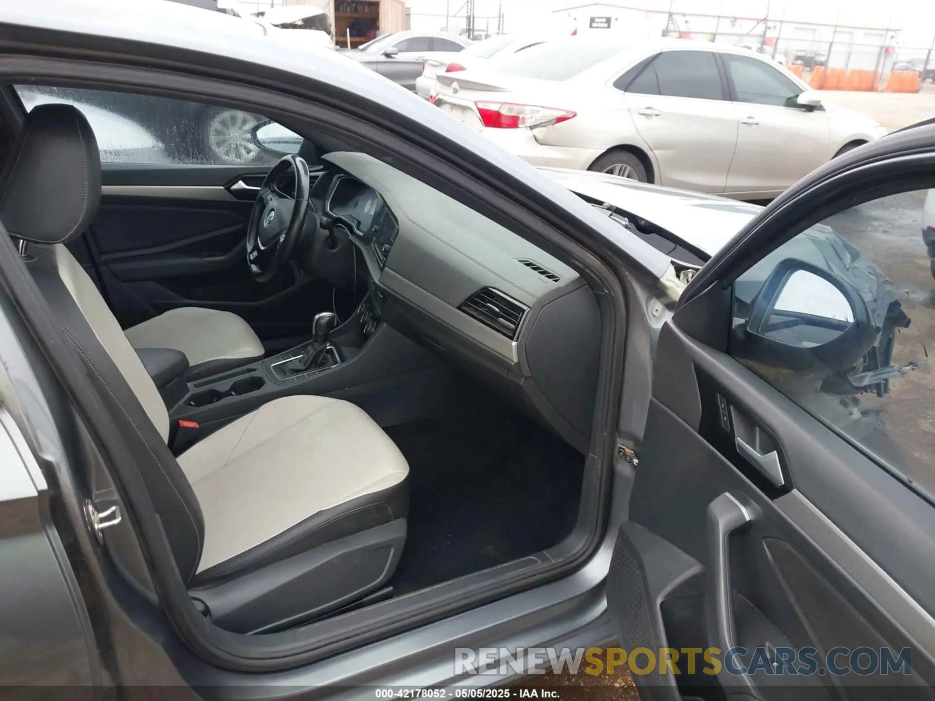 5 fotografías del automóvil dañado 3VWCB7BU0LM051450 VOLKSWAGEN JETTA 2020