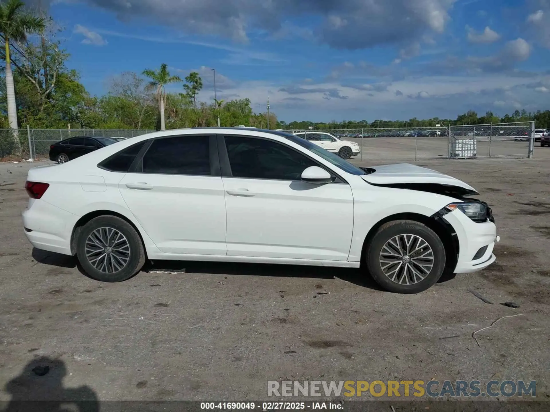 14 fotografías del automóvil dañado 3VWCB7BU1LM066054 VOLKSWAGEN JETTA 2020