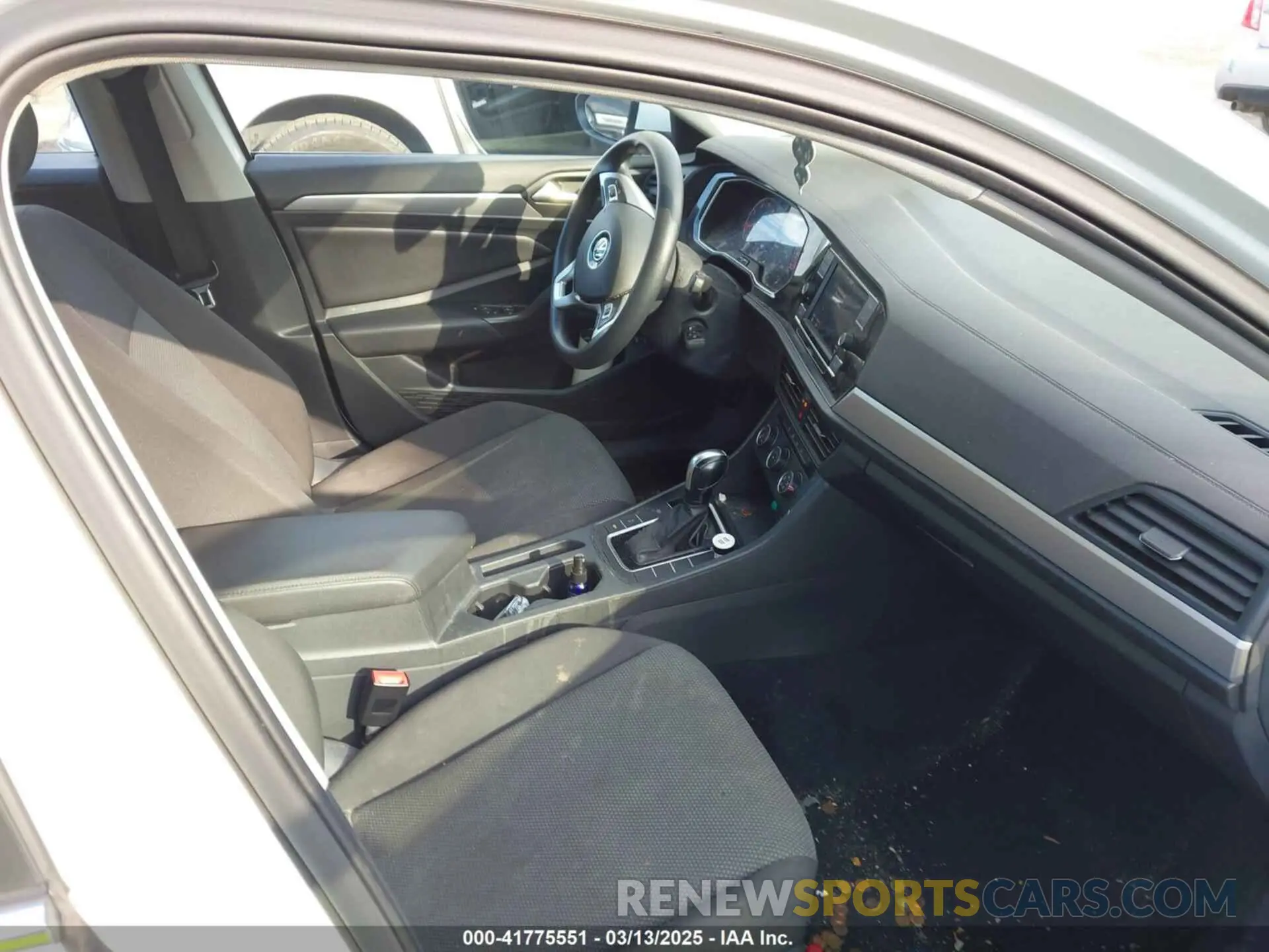 5 fotografías del automóvil dañado 3VWCB7BU1LM074767 VOLKSWAGEN JETTA 2020