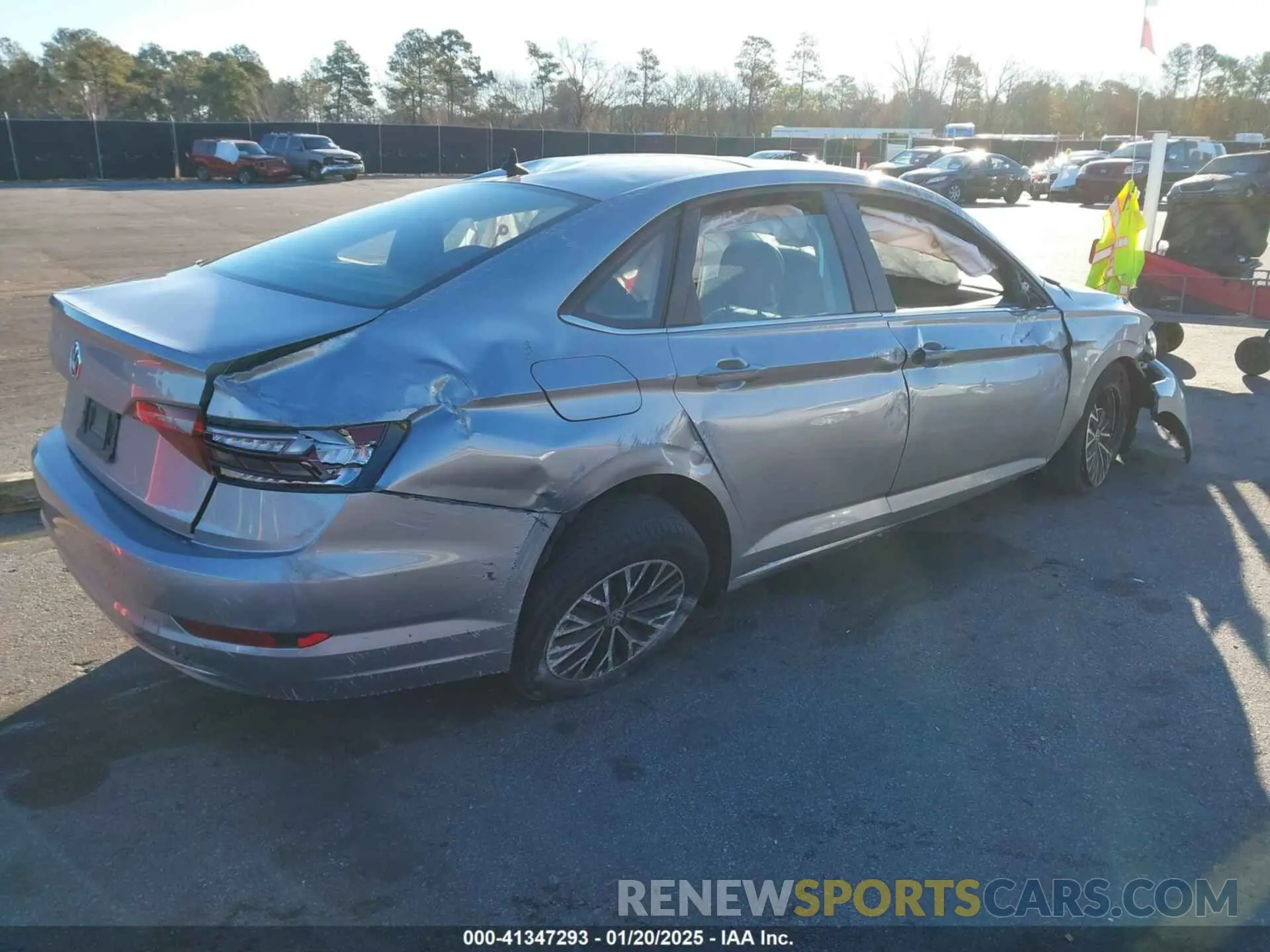 4 fotografías del automóvil dañado 3VWCB7BU2LM037937 VOLKSWAGEN JETTA 2020