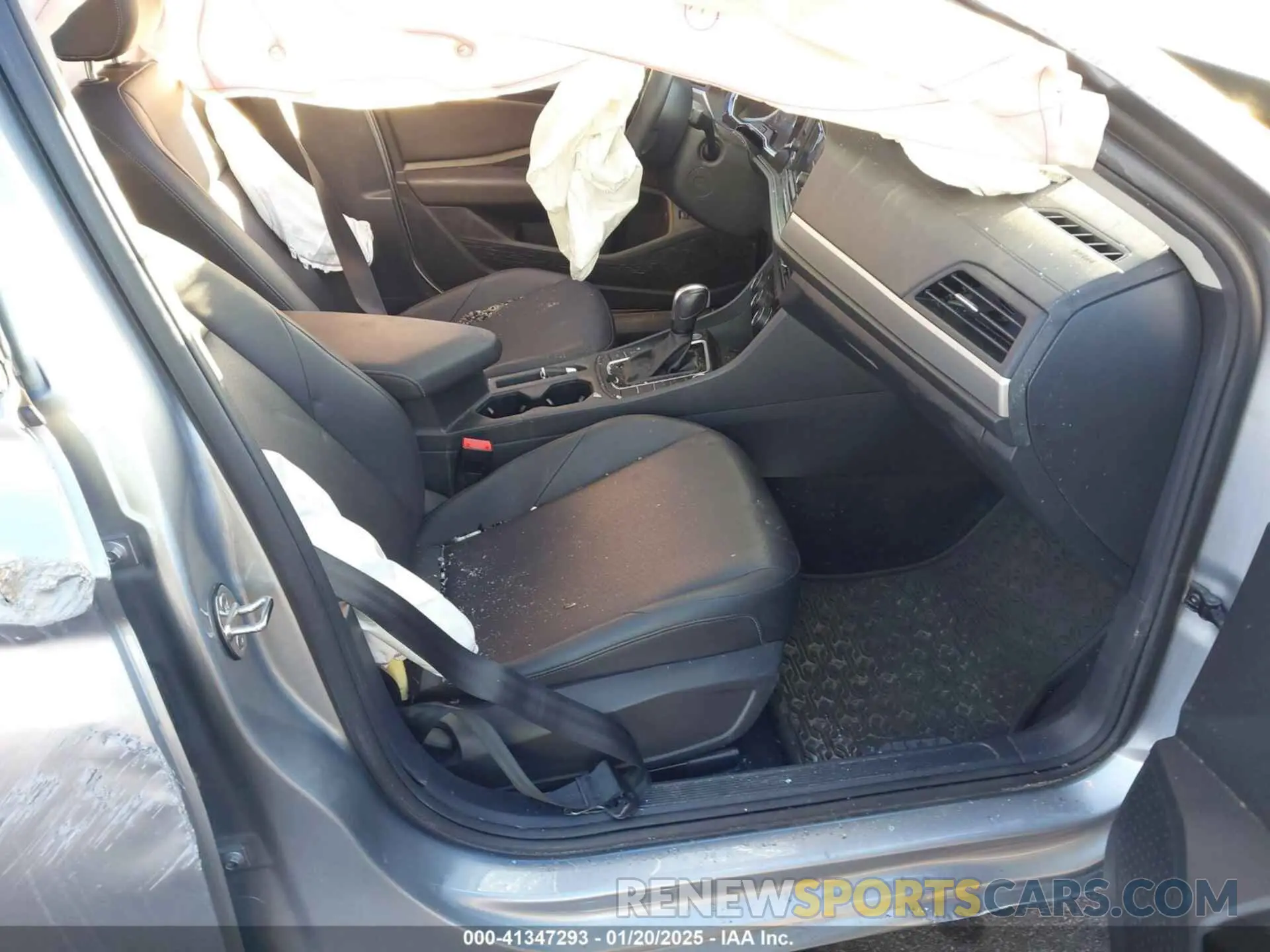 5 fotografías del automóvil dañado 3VWCB7BU2LM037937 VOLKSWAGEN JETTA 2020