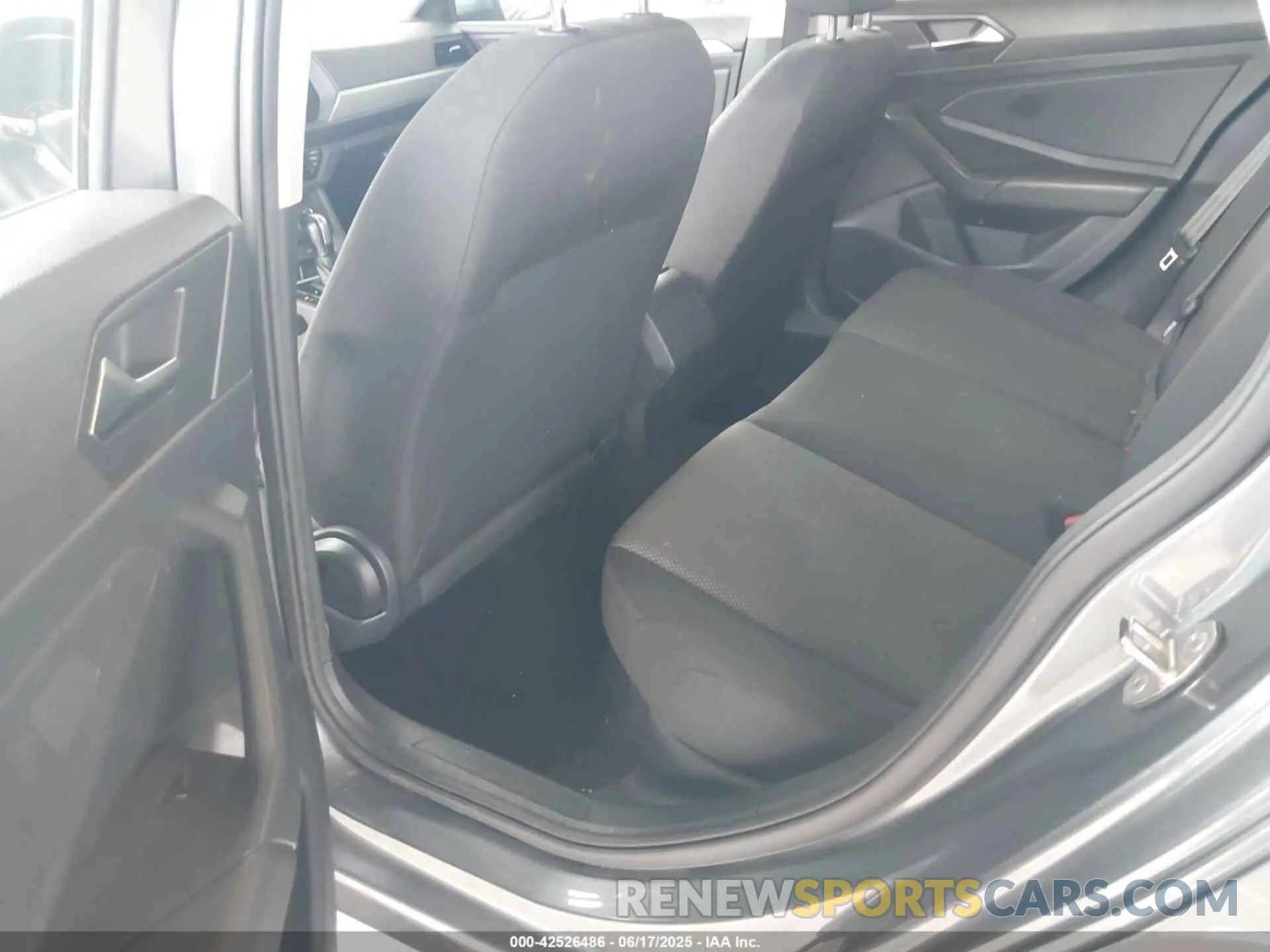 8 fotografías del automóvil dañado 3VWCB7BU4LM072141 VOLKSWAGEN JETTA 2020