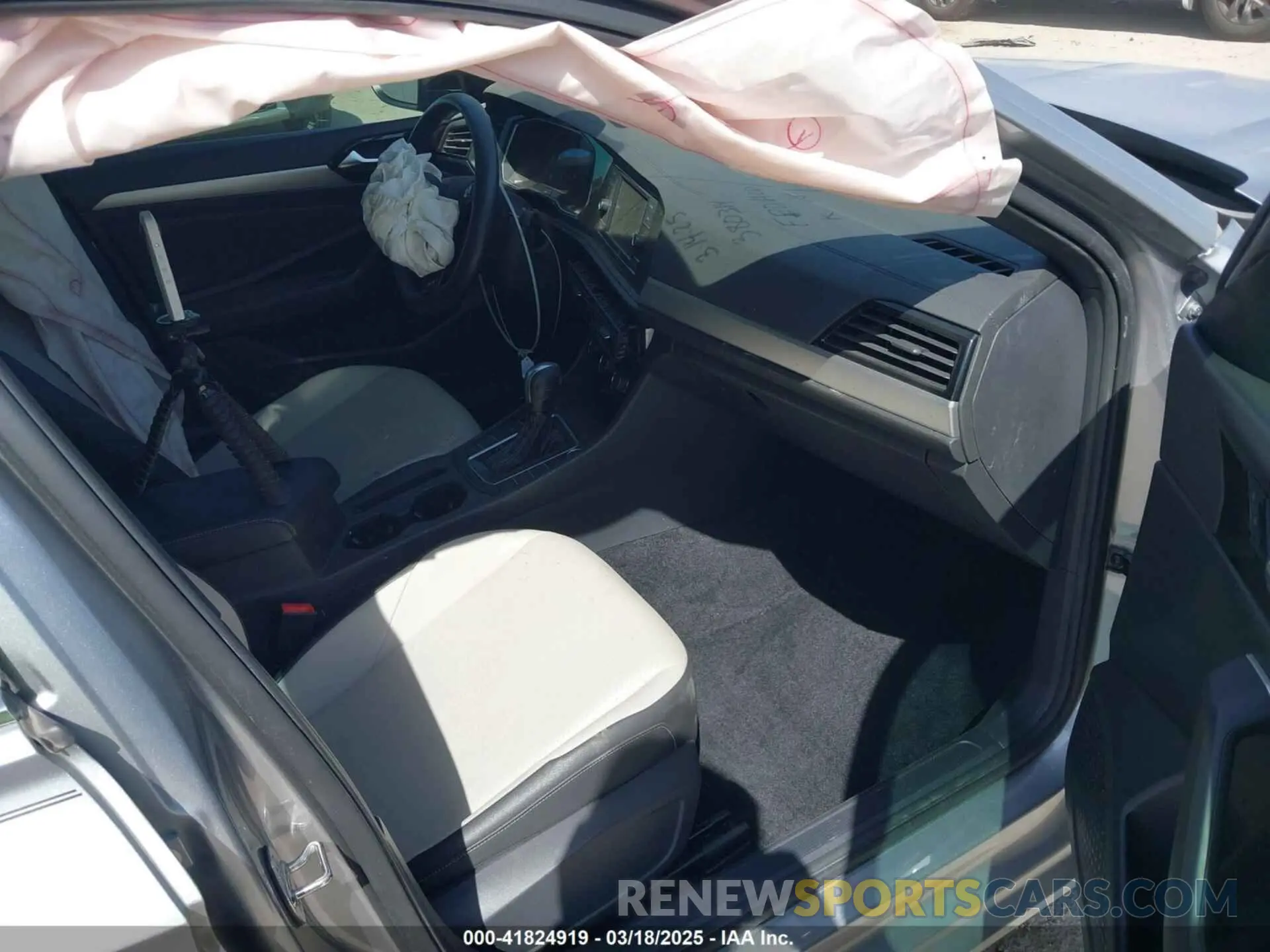 5 fotografías del automóvil dañado 3VWCB7BU5LM014734 VOLKSWAGEN JETTA 2020