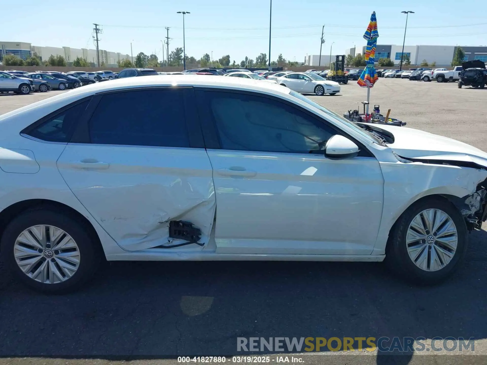 14 fotografías del automóvil dañado 3VWCB7BU5LM042484 VOLKSWAGEN JETTA 2020