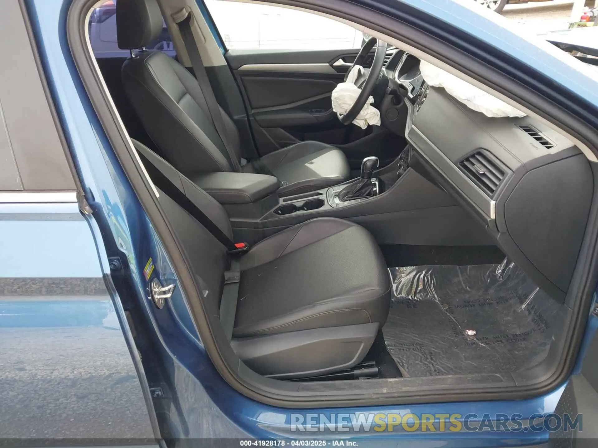 5 fotografías del automóvil dañado 3VWCB7BU6LM012328 VOLKSWAGEN JETTA 2020