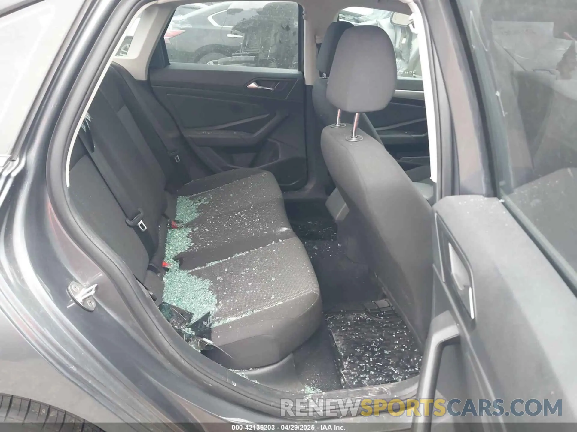 8 fotografías del automóvil dañado 3VWCB7BU7LM030563 VOLKSWAGEN JETTA 2020