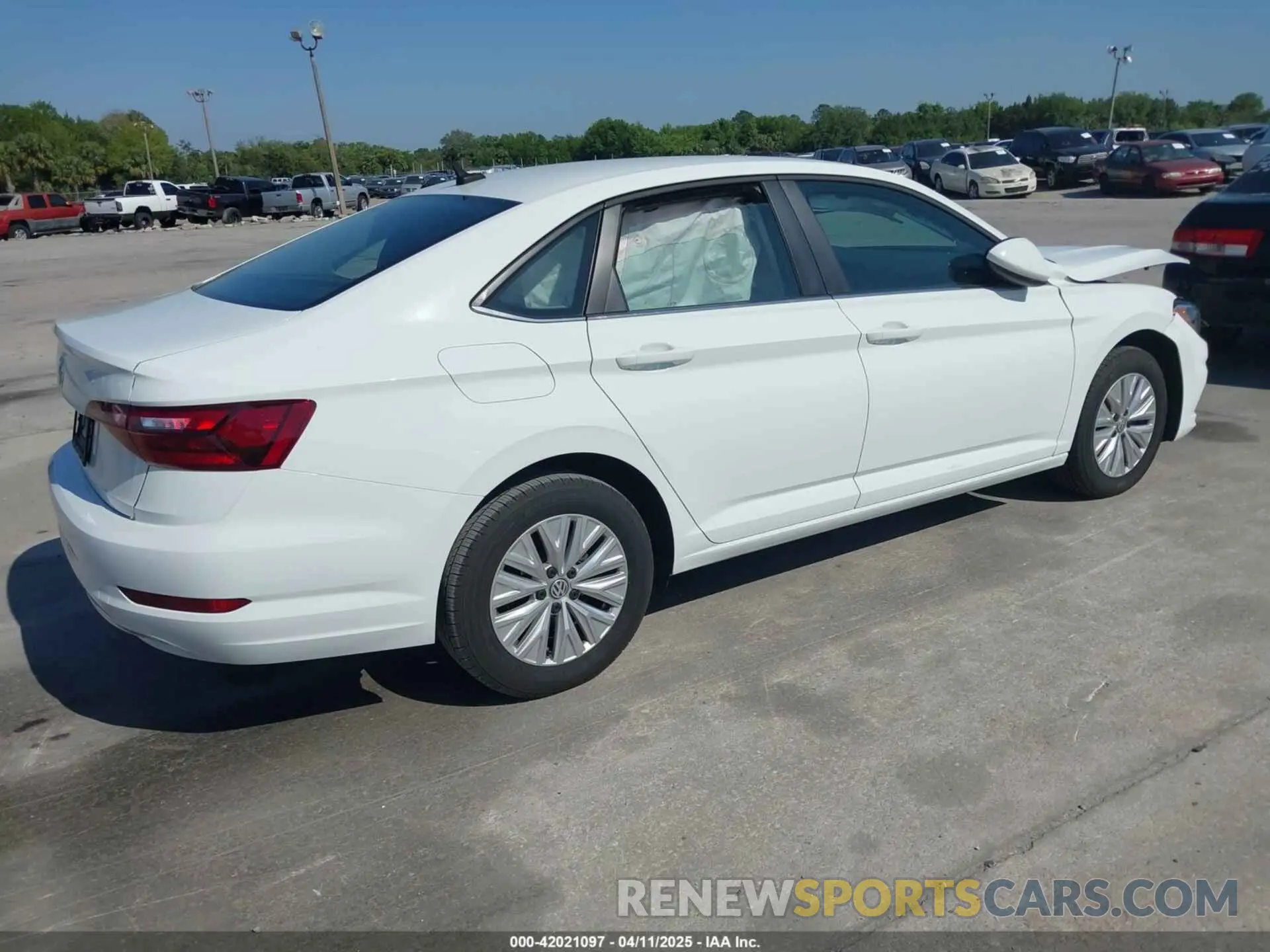 4 fotografías del automóvil dañado 3VWCB7BU7LM066351 VOLKSWAGEN JETTA 2020