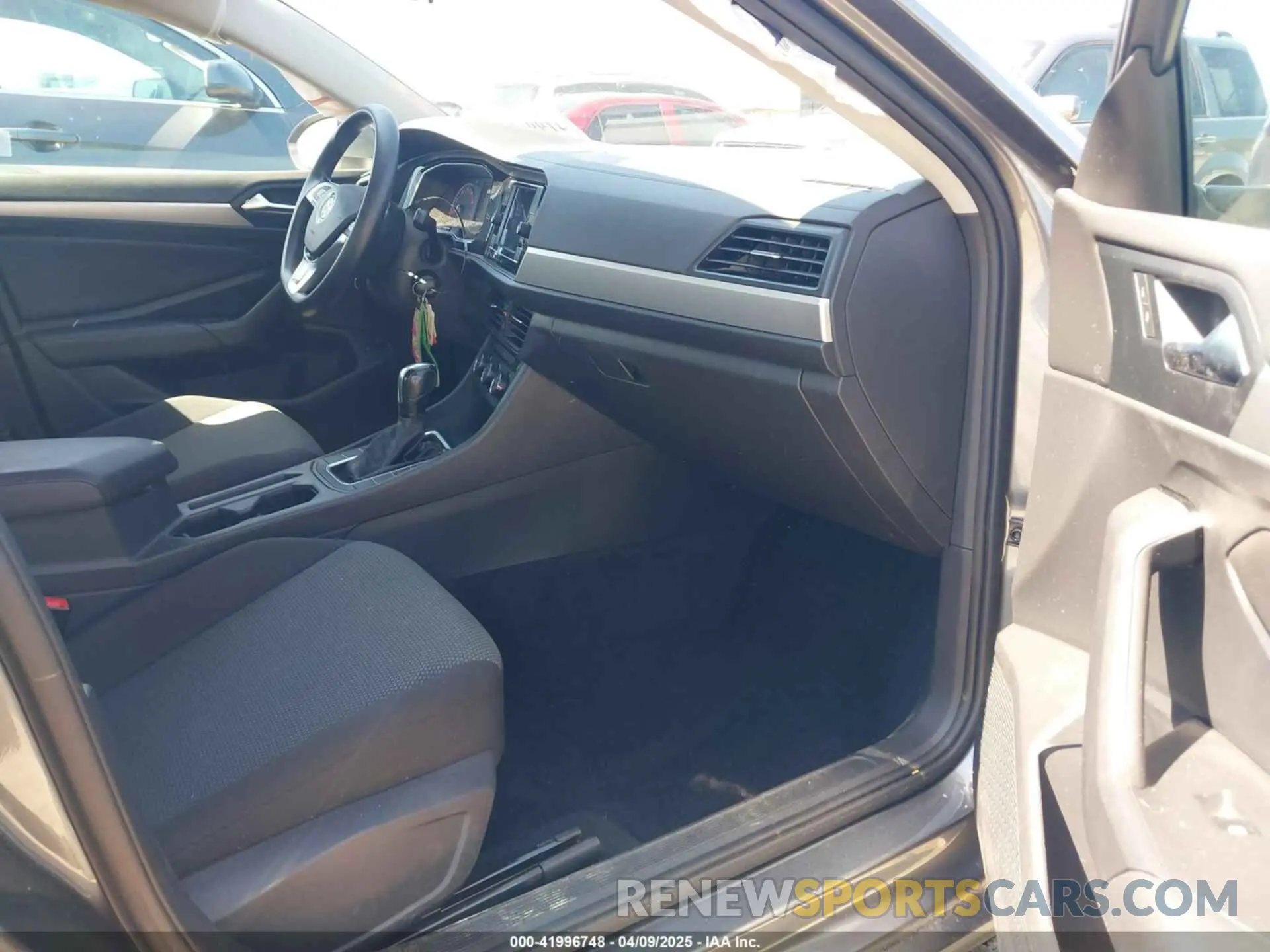 5 fotografías del automóvil dañado 3VWCB7BU8LM011892 VOLKSWAGEN JETTA 2020