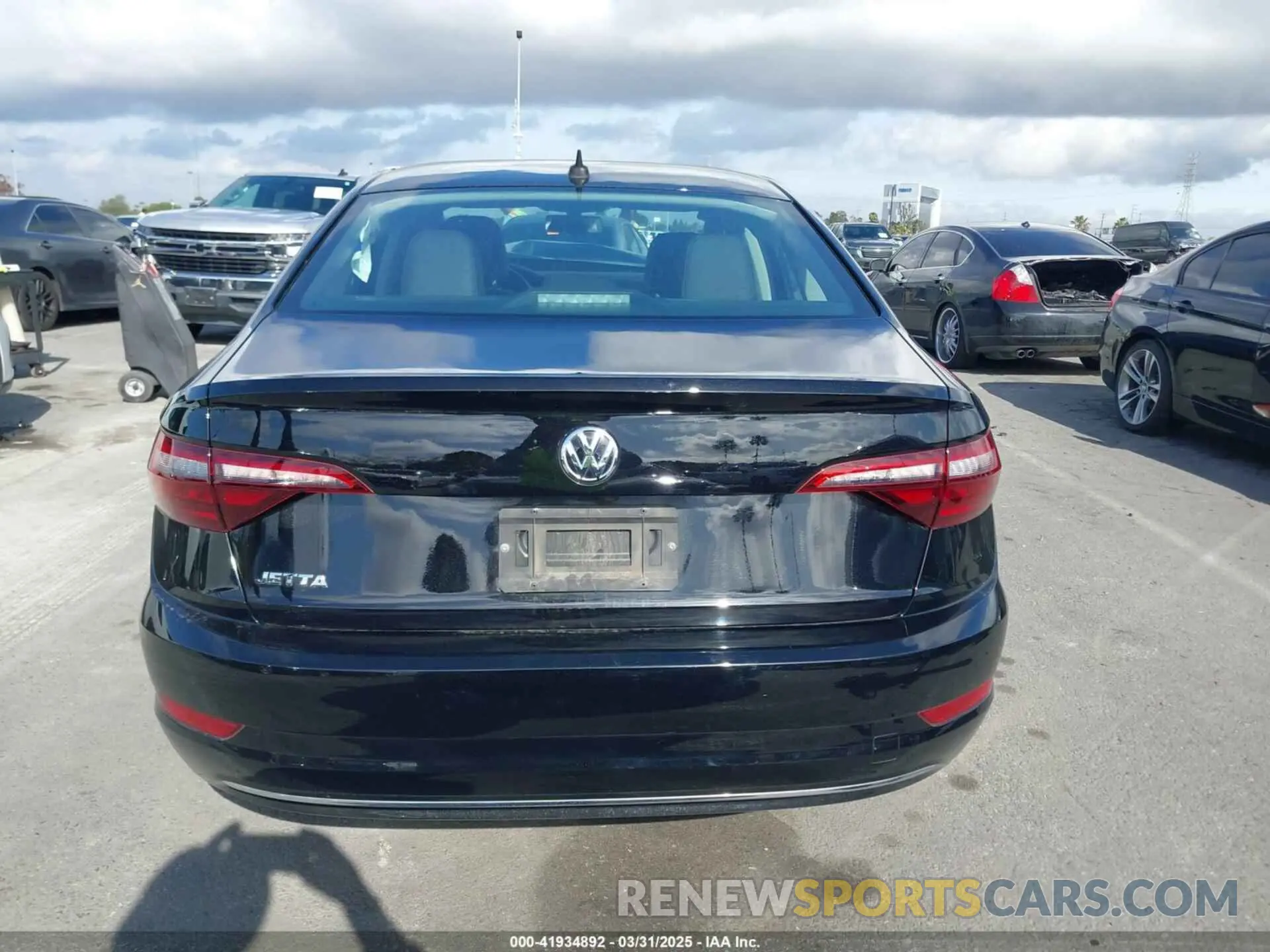 17 fotografías del automóvil dañado 3VWCB7BUXLM030573 VOLKSWAGEN JETTA 2020