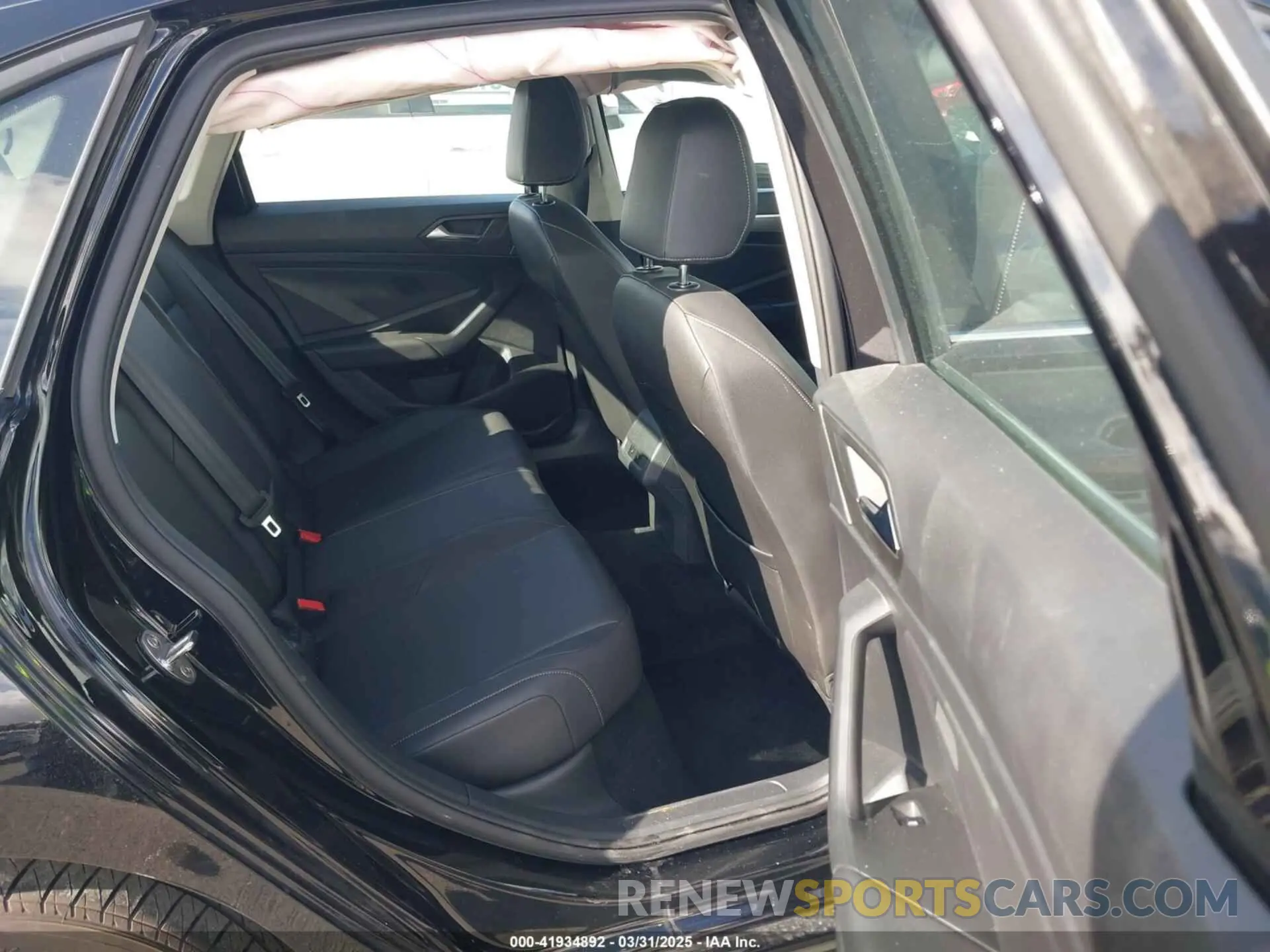 8 fotografías del automóvil dañado 3VWCB7BUXLM030573 VOLKSWAGEN JETTA 2020