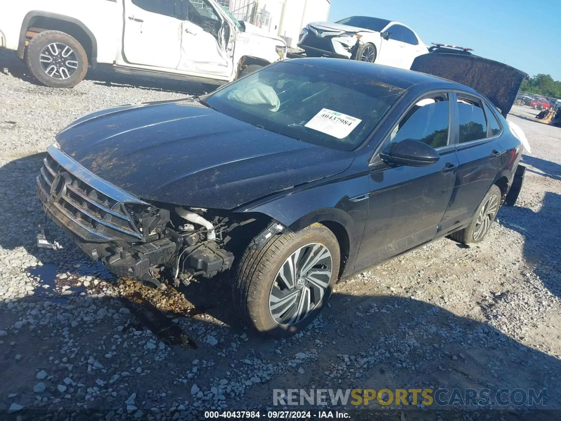 2 fotografías del automóvil dañado 3VWE57BU2LM093697 VOLKSWAGEN JETTA 2020