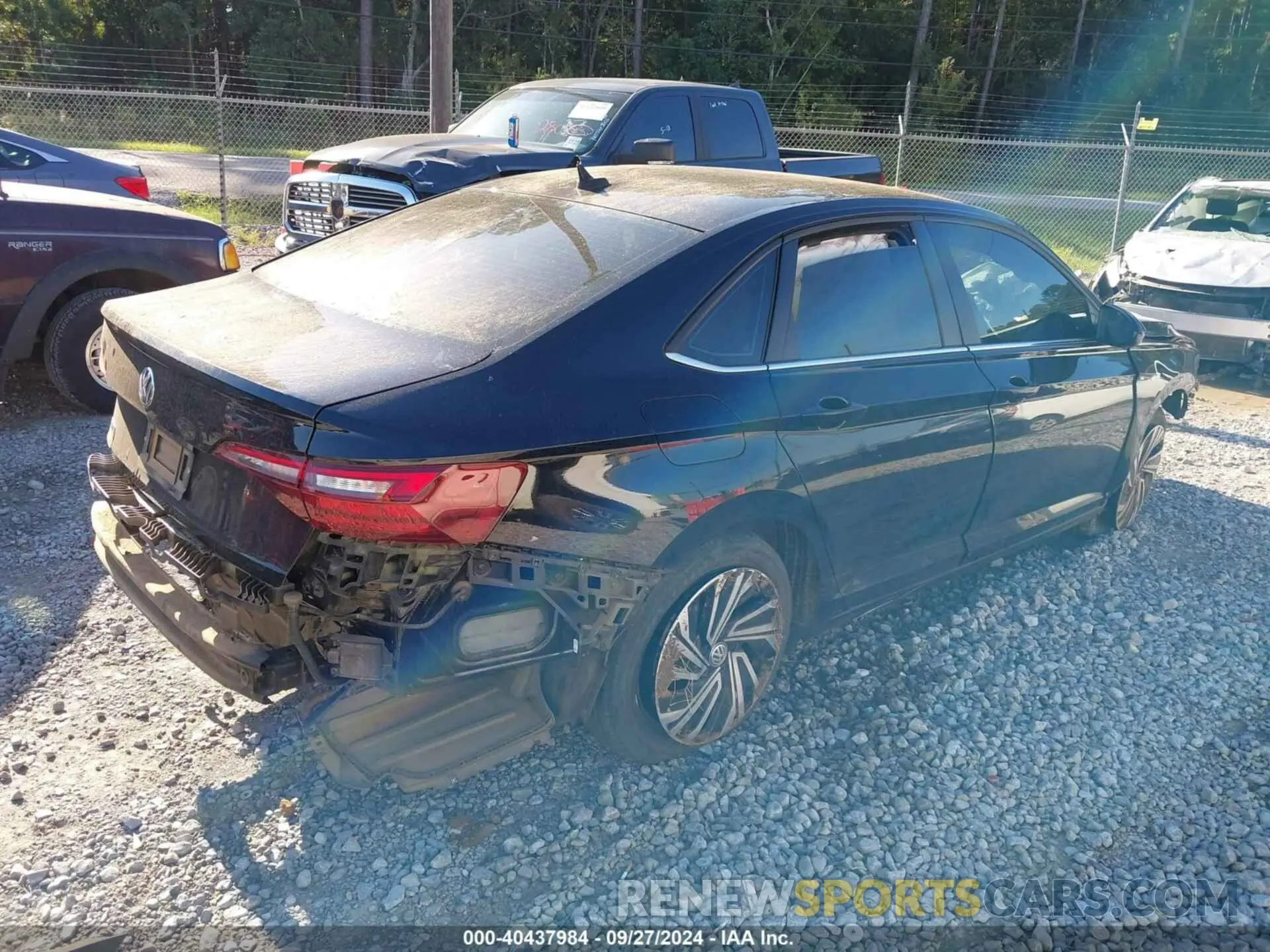 4 fotografías del automóvil dañado 3VWE57BU2LM093697 VOLKSWAGEN JETTA 2020
