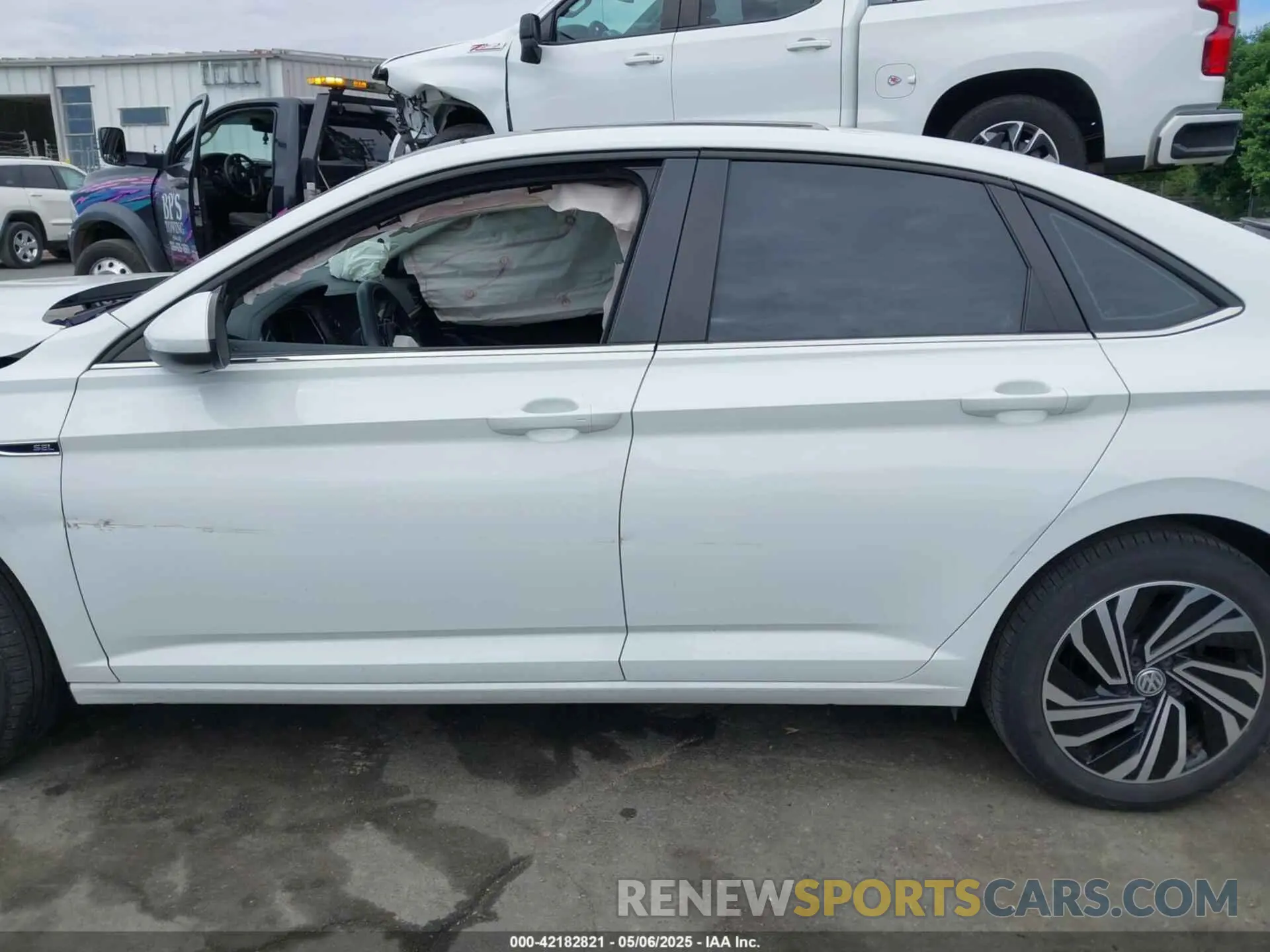 14 fotografías del automóvil dañado 3VWEB7BU4LM008013 VOLKSWAGEN JETTA 2020