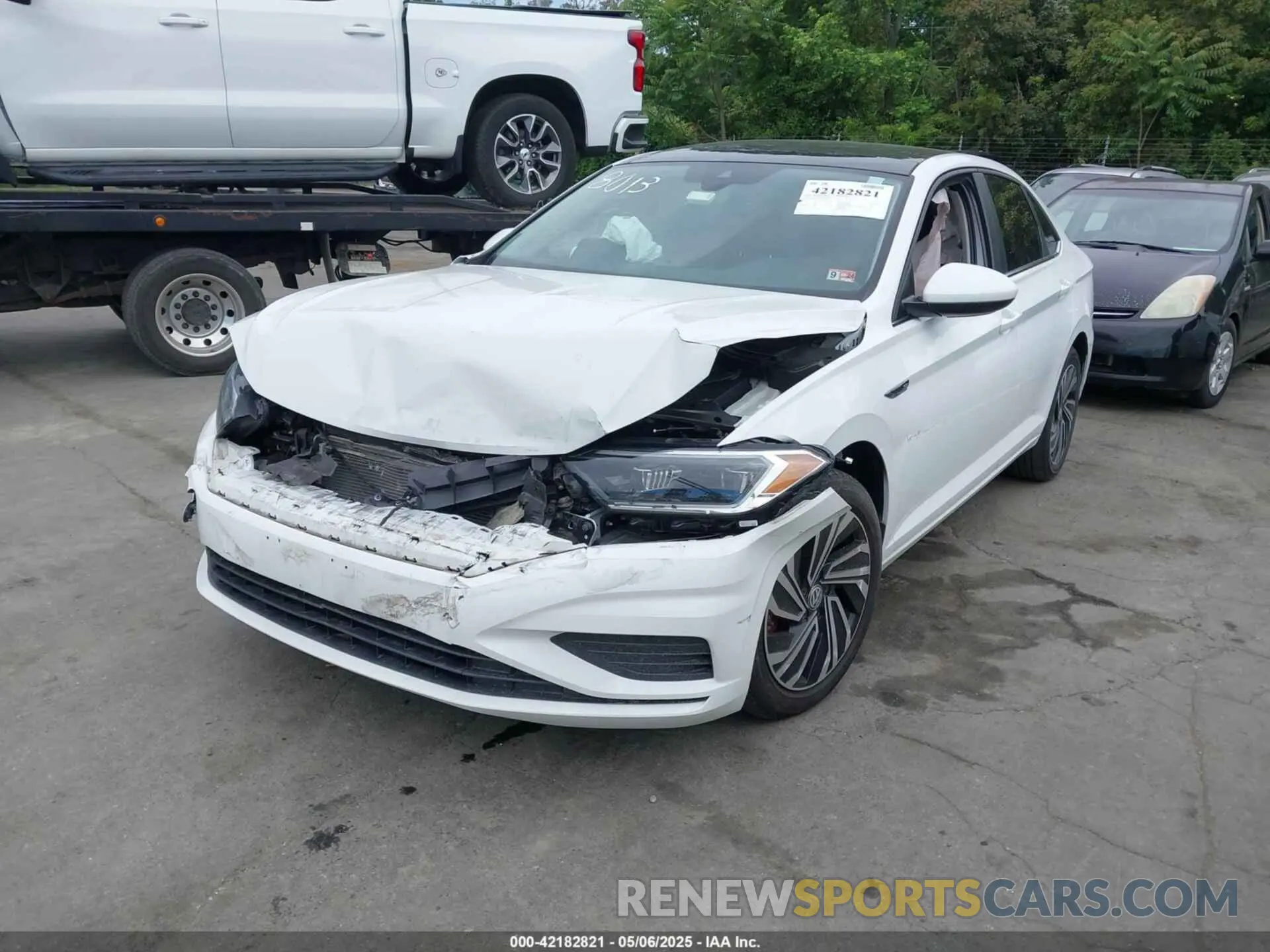 2 fotografías del automóvil dañado 3VWEB7BU4LM008013 VOLKSWAGEN JETTA 2020