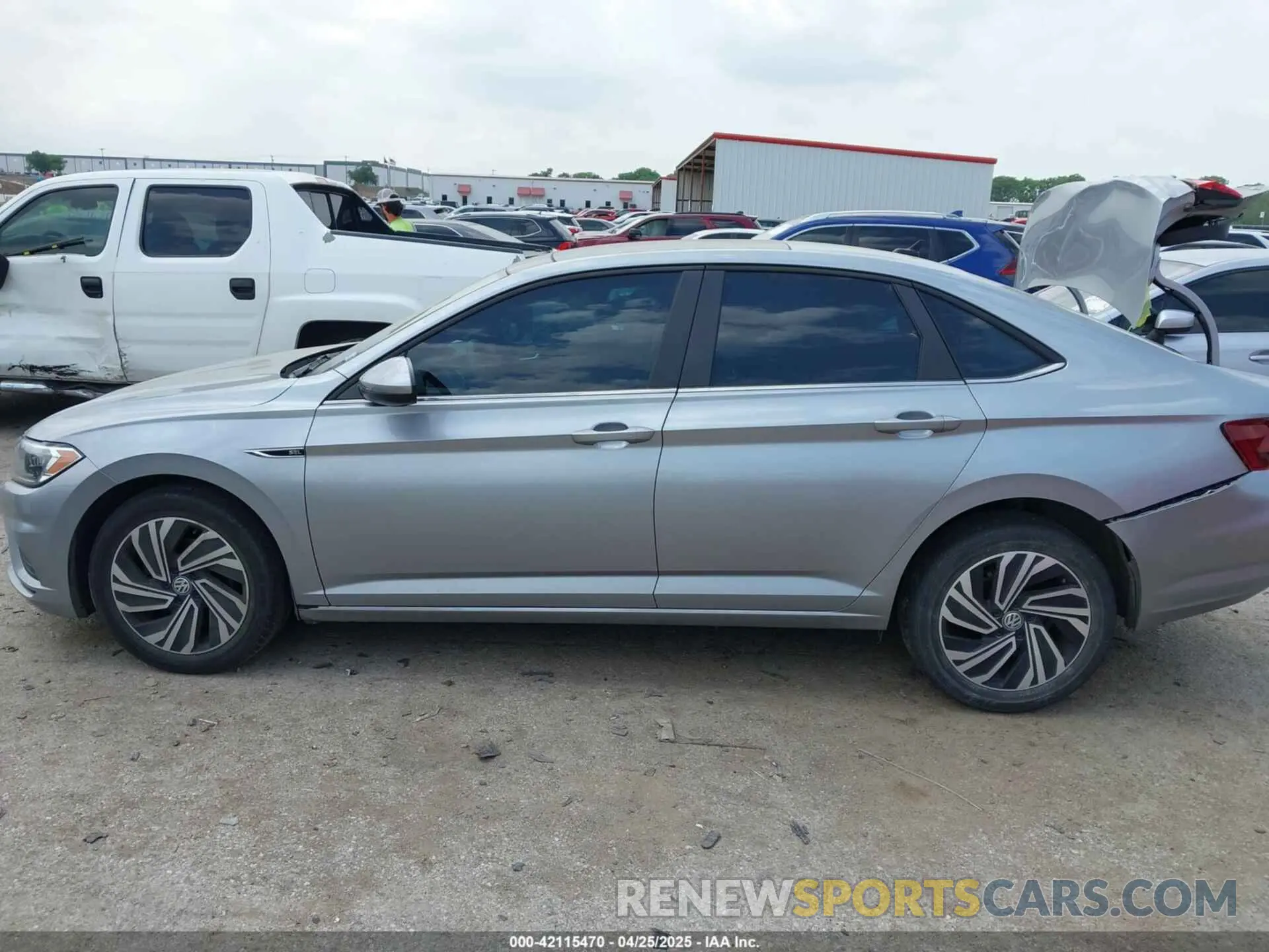 14 fotografías del automóvil dañado 3VWEB7BU4LM010179 VOLKSWAGEN JETTA 2020