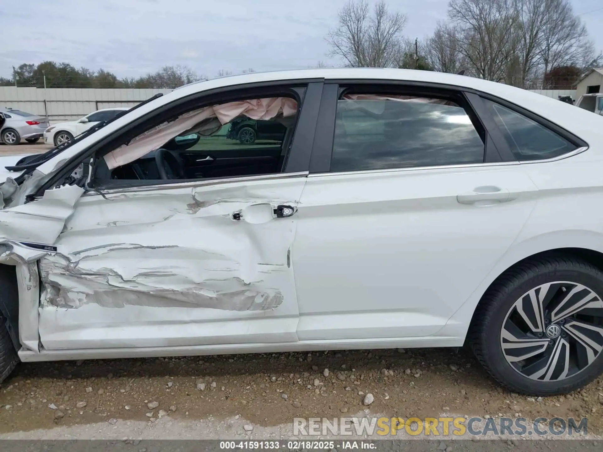 14 fotografías del automóvil dañado 3VWGB7BU6LM045945 VOLKSWAGEN JETTA 2020