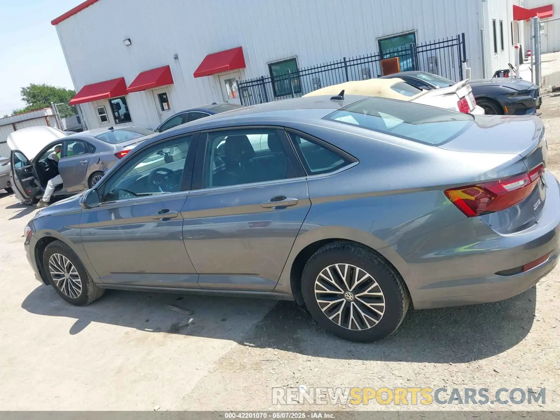 13 fotografías del automóvil dañado 3VWC57BU0MM098146 VOLKSWAGEN JETTA 2021