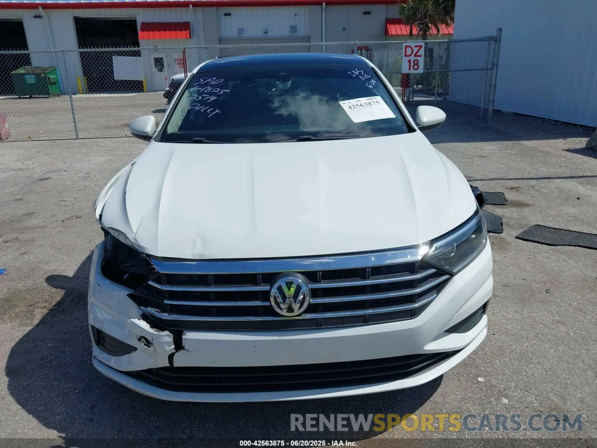 12 fotografías del automóvil dañado 3VWE57BU2MM047028 VOLKSWAGEN JETTA 2021