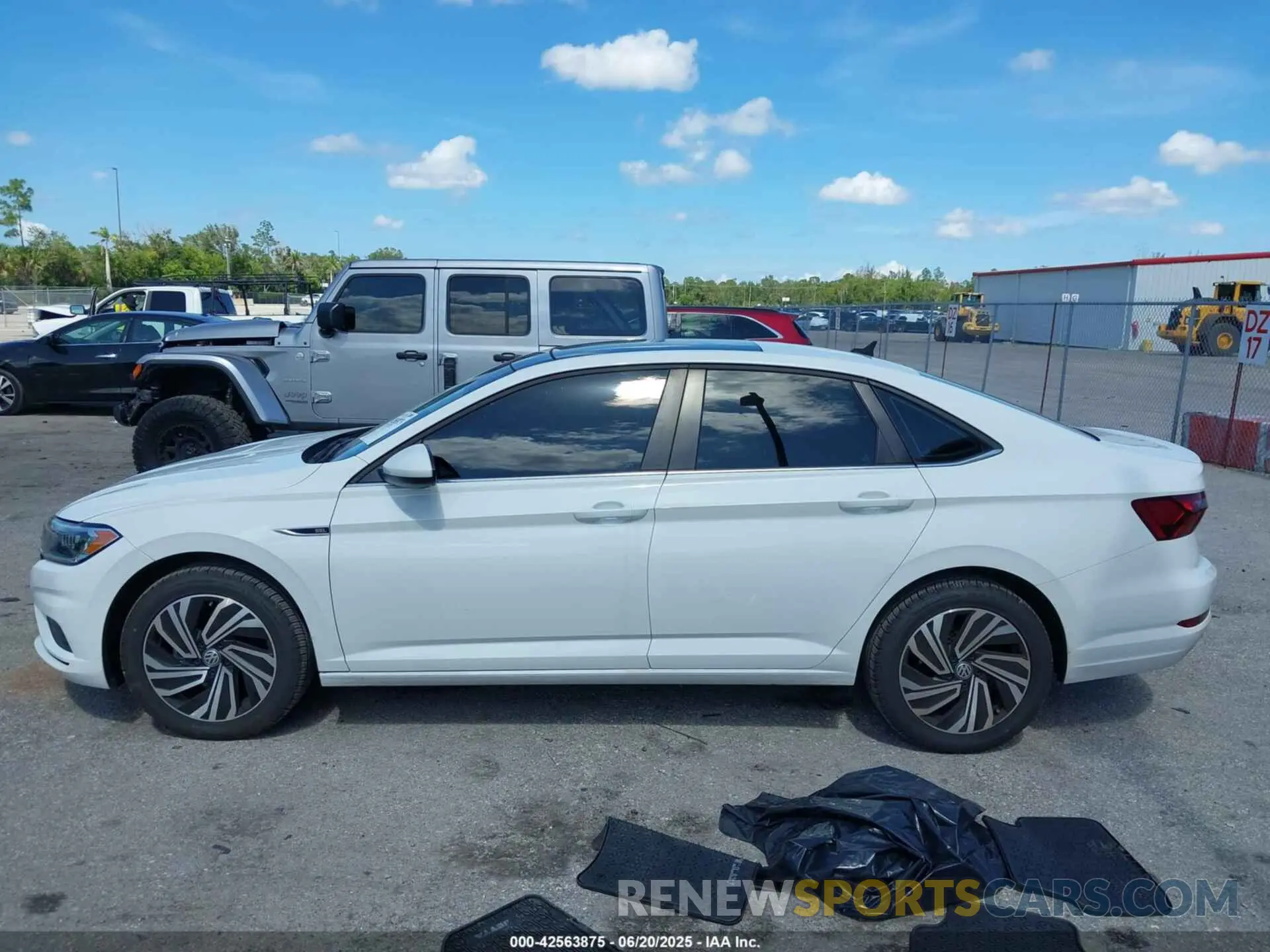 14 fotografías del automóvil dañado 3VWE57BU2MM047028 VOLKSWAGEN JETTA 2021