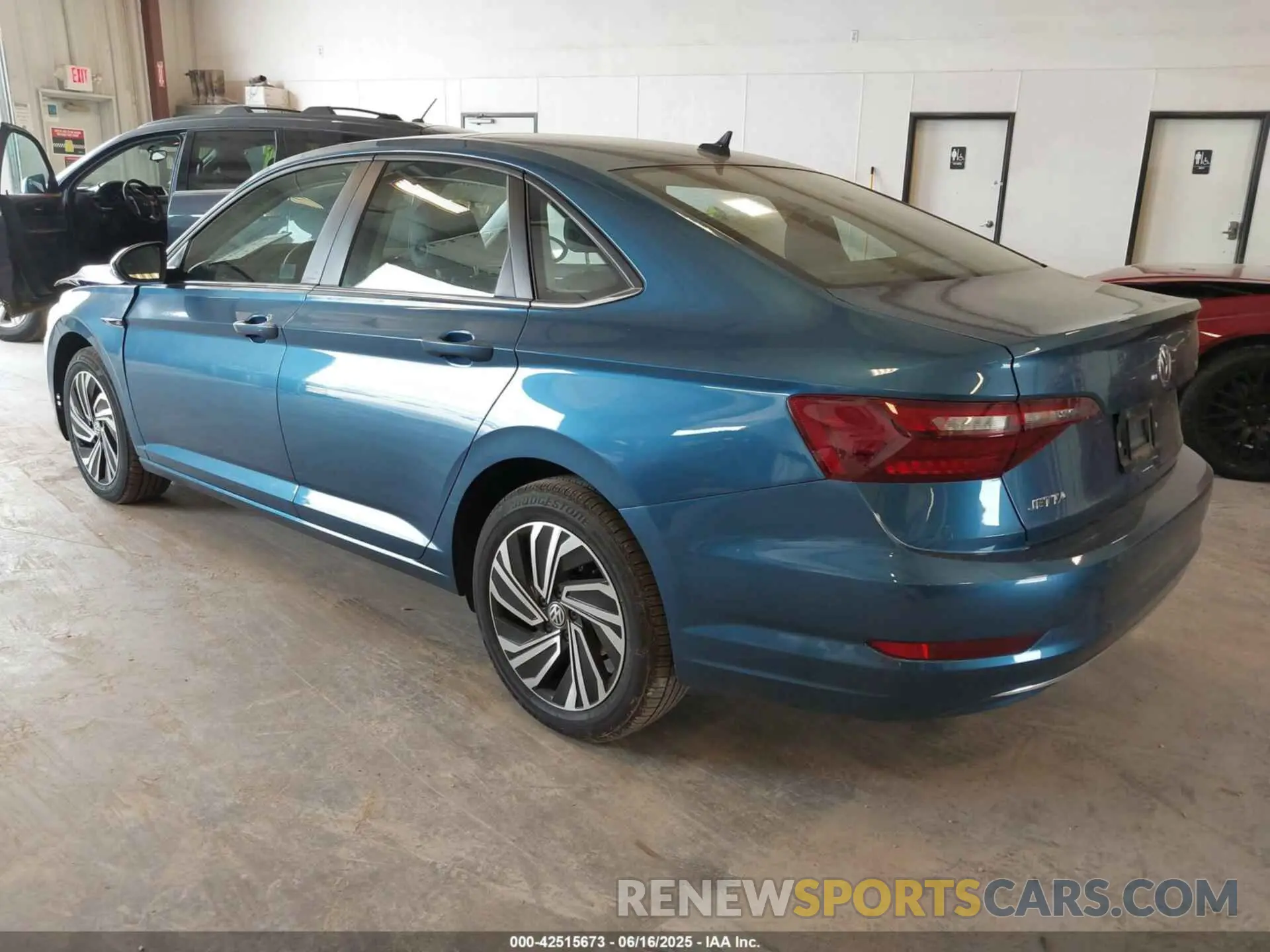 3 fotografías del automóvil dañado 3VWE57BU8MM031982 VOLKSWAGEN JETTA 2021