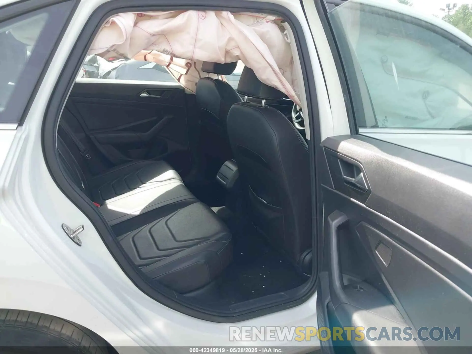 8 fotografías del automóvil dañado 3VWG57BU4MM052689 VOLKSWAGEN JETTA 2021