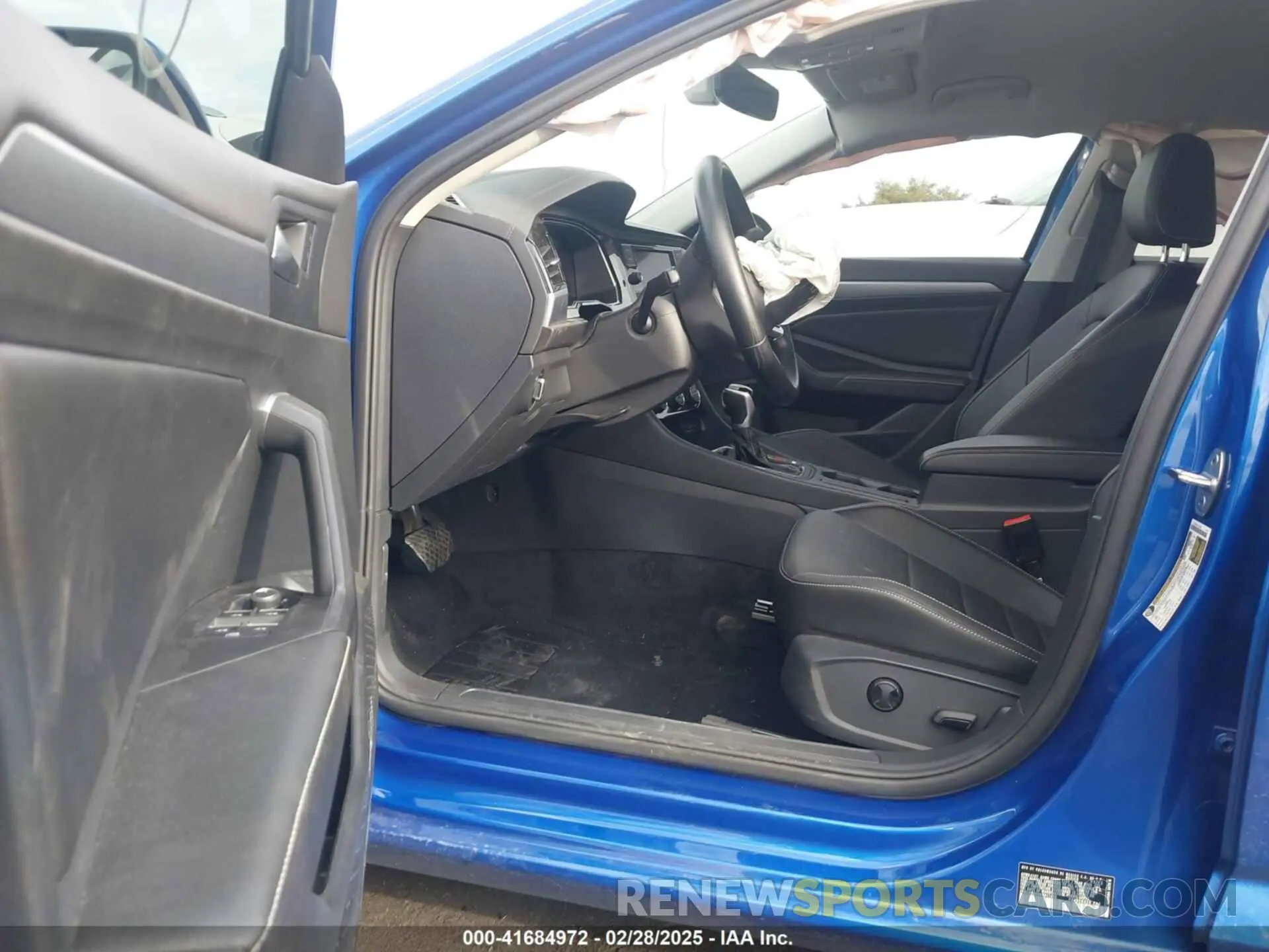 5 fotografías del automóvil dañado 3VWEM7BU6NM011430 VOLKSWAGEN JETTA 2022