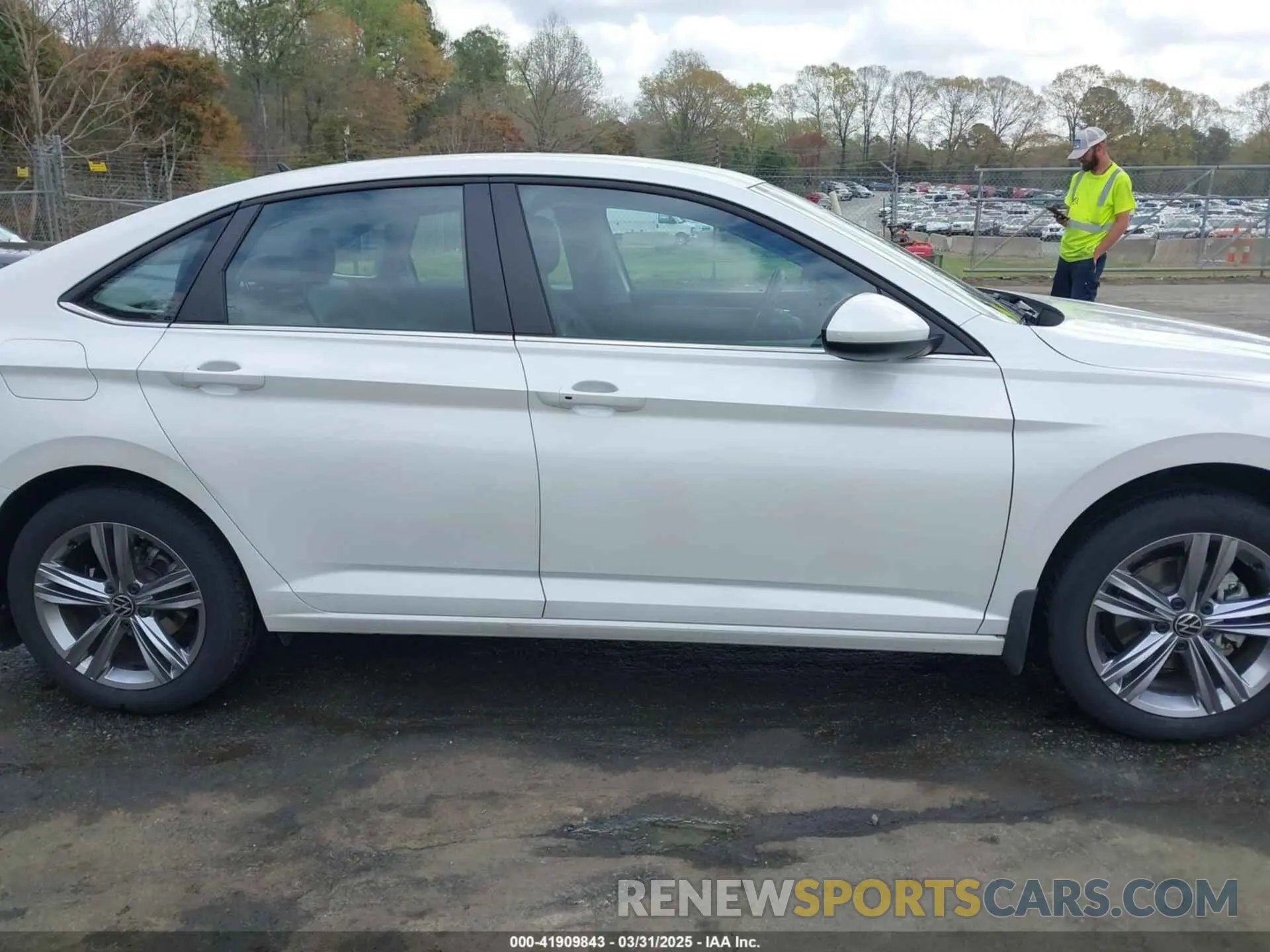 13 fotografías del automóvil dañado 3VWEM7BU9NM019568 VOLKSWAGEN JETTA 2022