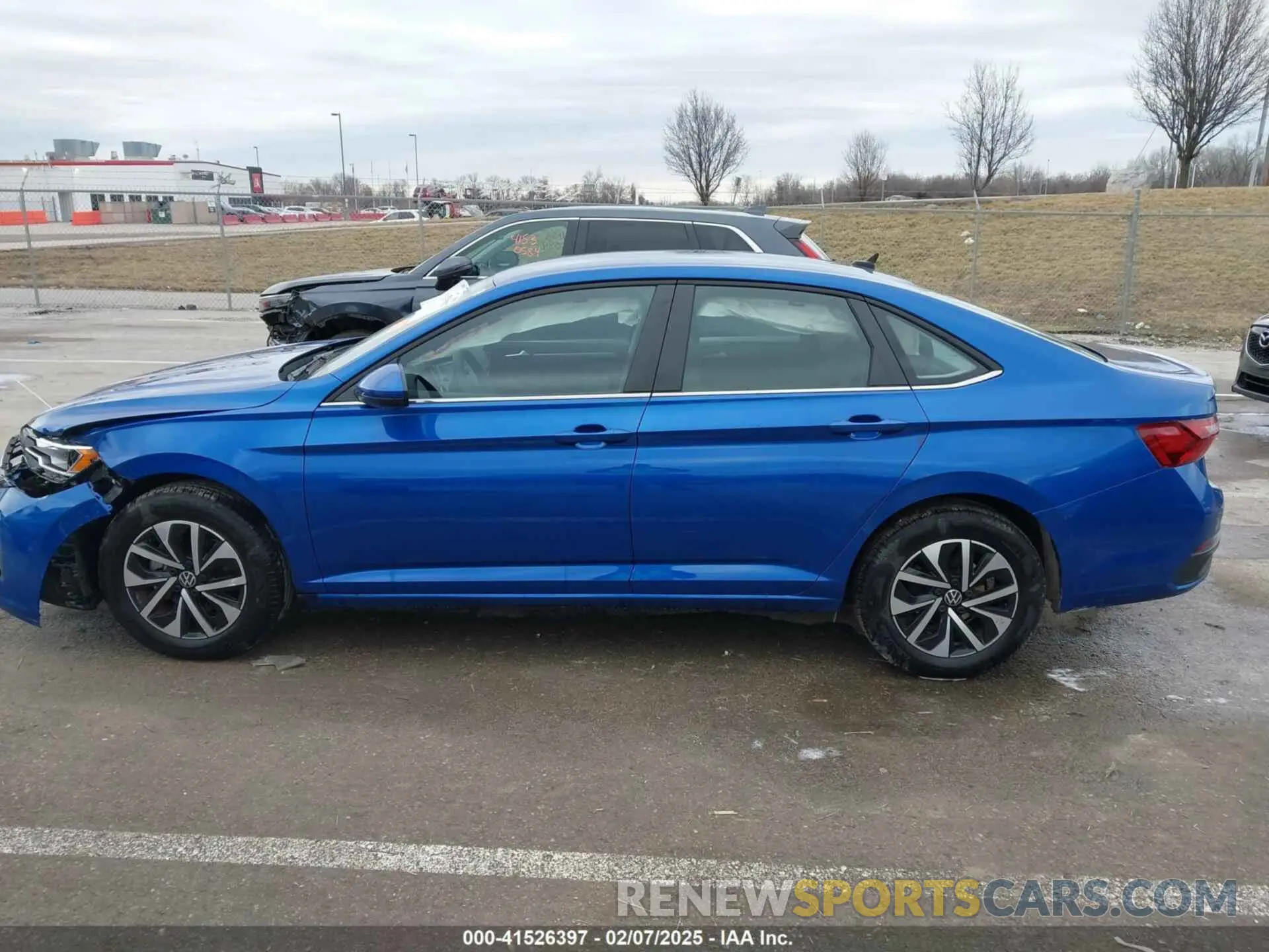 14 fotografías del automóvil dañado 3VW5M7BU0PM027528 VOLKSWAGEN JETTA 2023