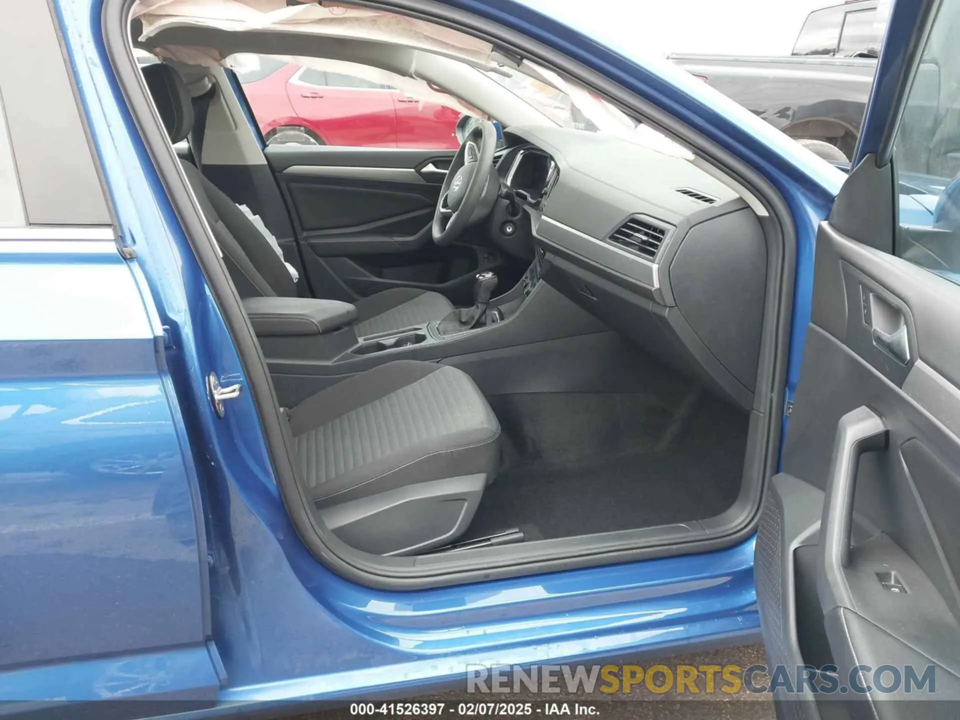 5 fotografías del automóvil dañado 3VW5M7BU0PM027528 VOLKSWAGEN JETTA 2023