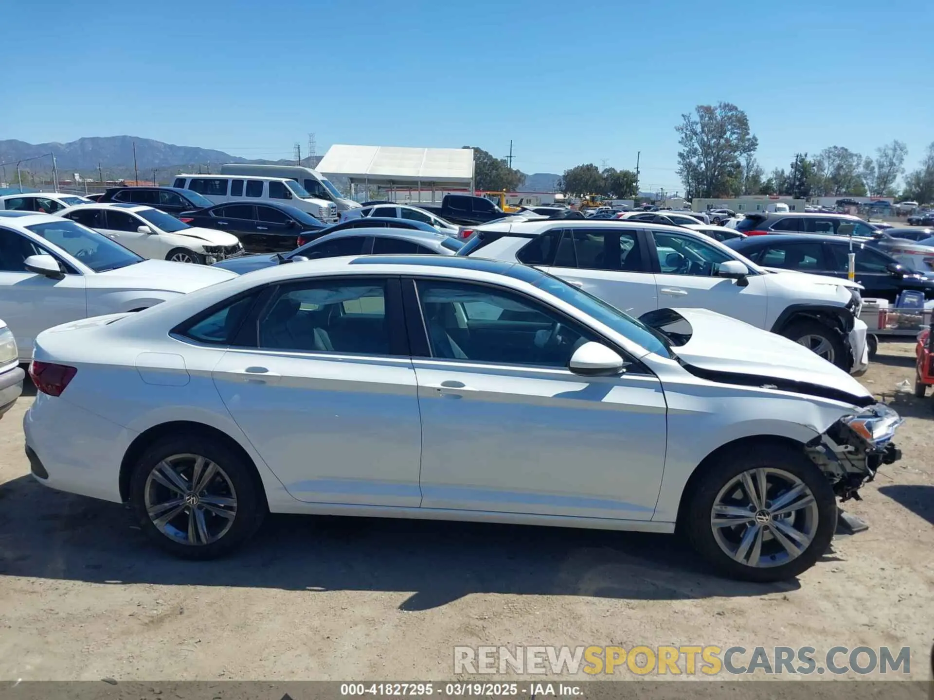 13 fotografías del automóvil dañado 3VW7M7BU0PM048694 VOLKSWAGEN JETTA 2023