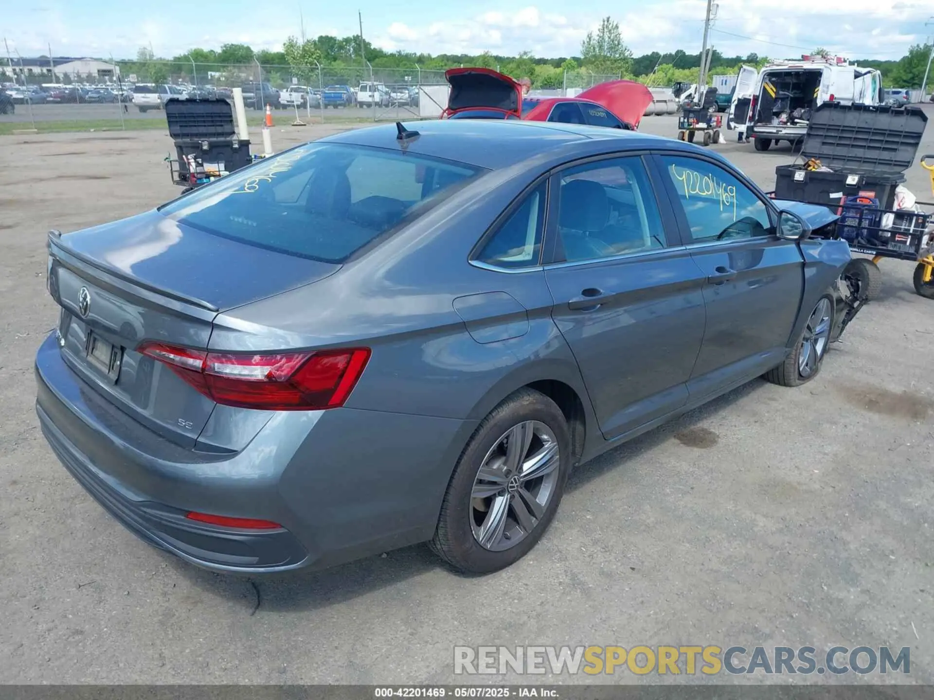 4 fotografías del automóvil dañado 3VW7M7BU0PM052048 VOLKSWAGEN JETTA 2023