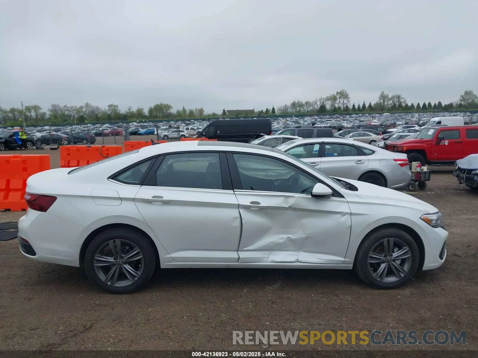13 fotografías del automóvil dañado 3VW7M7BU9PM043624 VOLKSWAGEN JETTA 2023