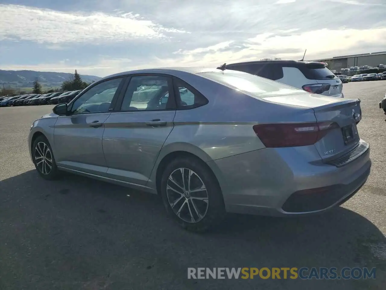 2 fotografías del automóvil dañado 3VWAM7BU2PM016352 VOLKSWAGEN JETTA 2023