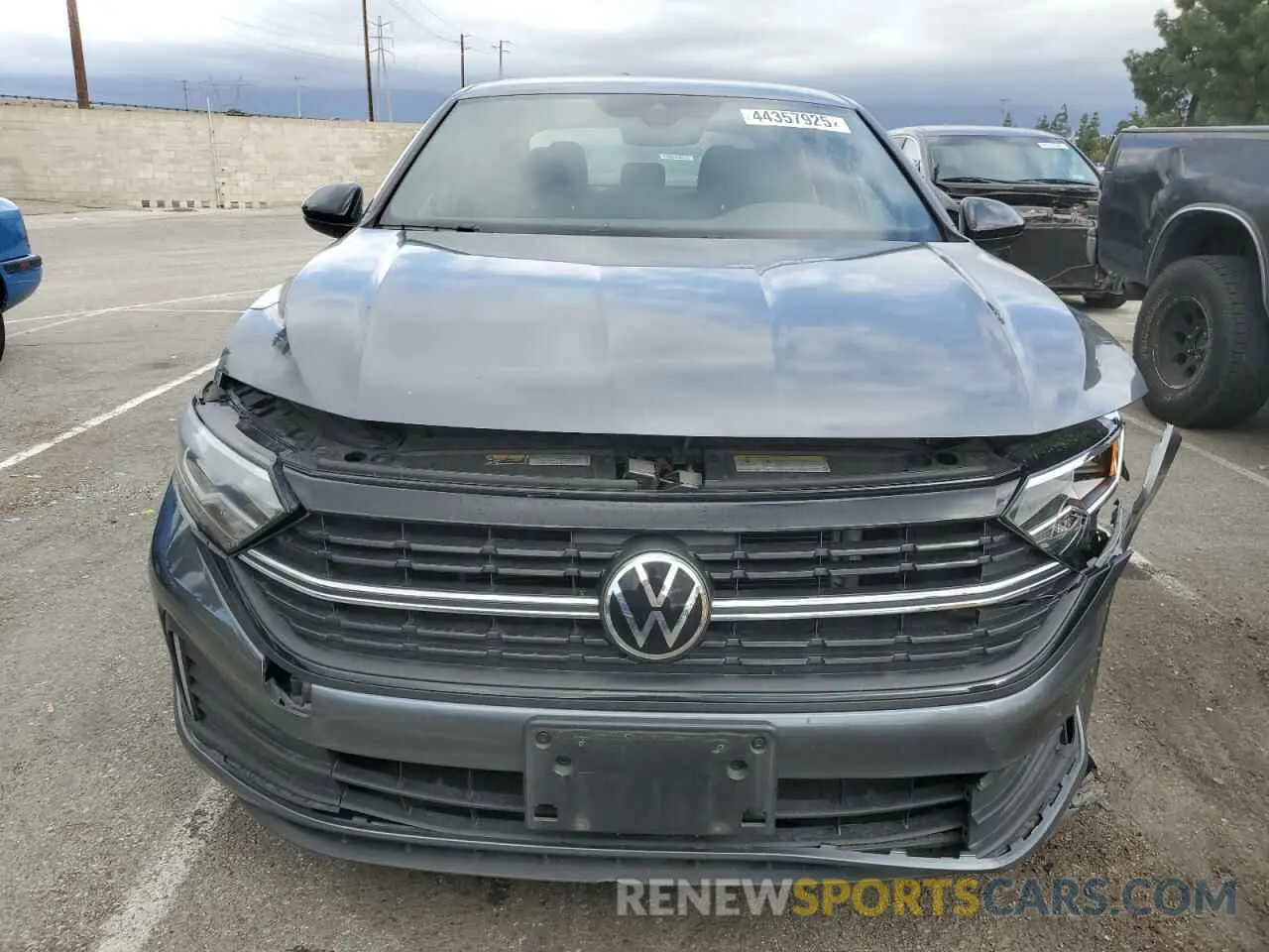 5 fotografías del automóvil dañado 3VWBM7BU0PM022767 VOLKSWAGEN JETTA 2023