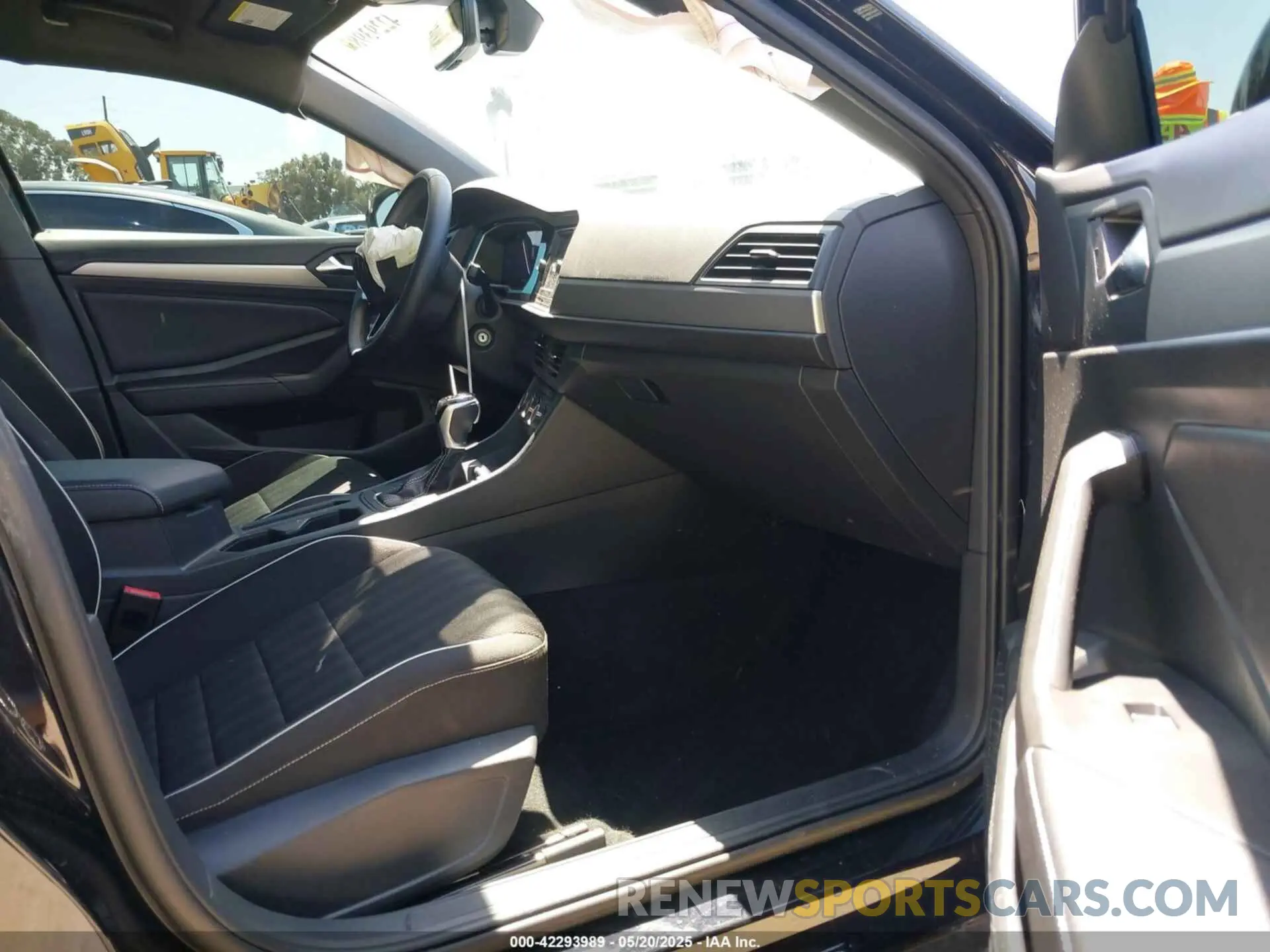 5 fotografías del automóvil dañado 3VWBM7BU1PM041957 VOLKSWAGEN JETTA 2023