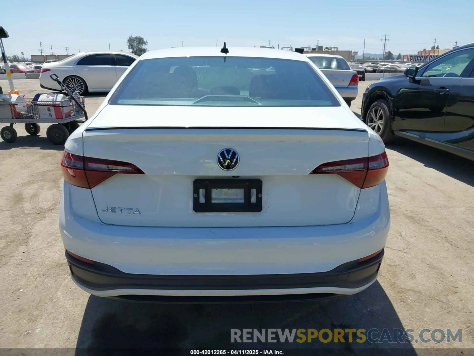 17 fotografías del automóvil dañado 3VWBM7BU4PM028958 VOLKSWAGEN JETTA 2023