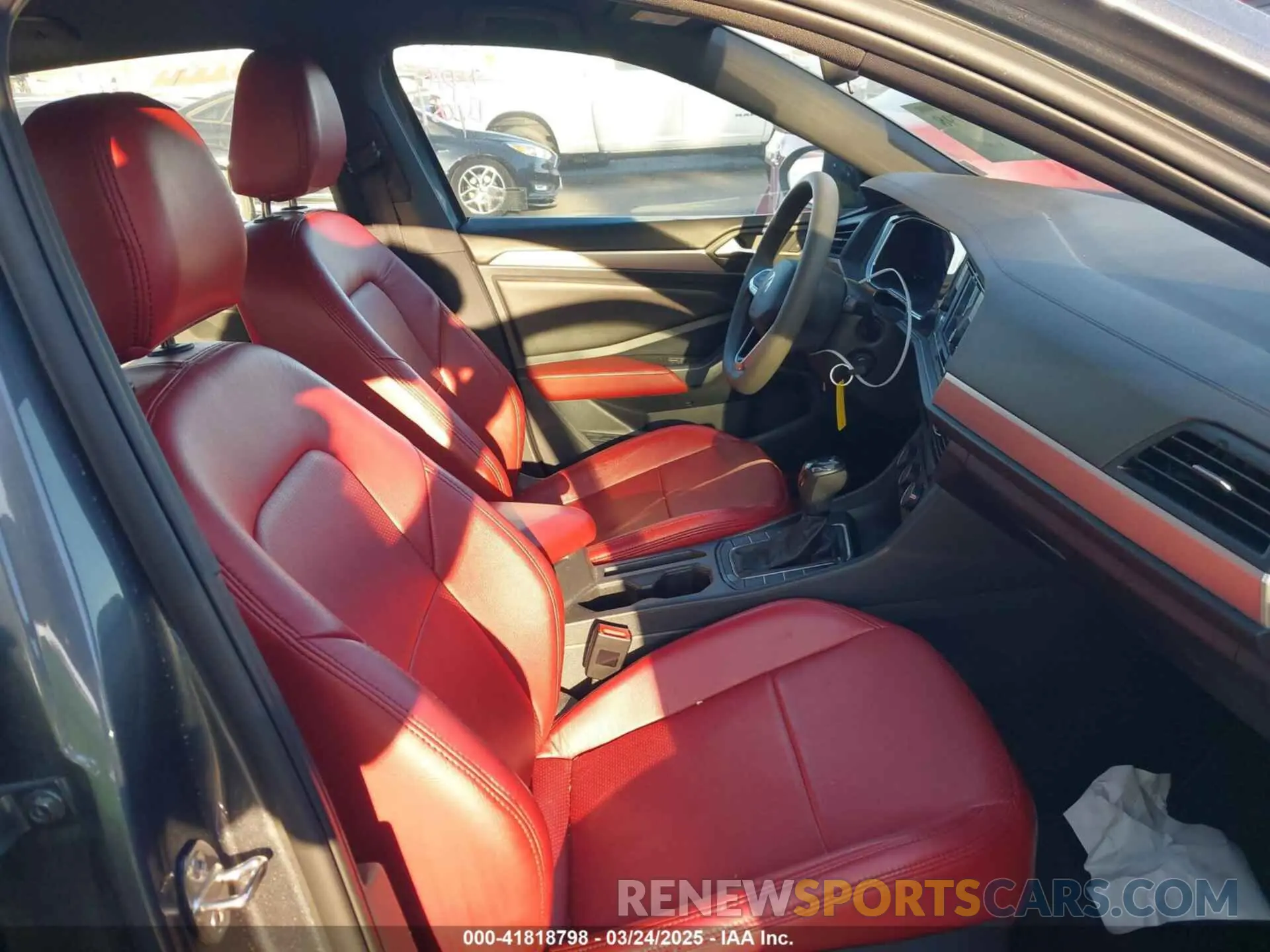 5 fotografías del automóvil dañado 3VWBM7BU5PM035014 VOLKSWAGEN JETTA 2023