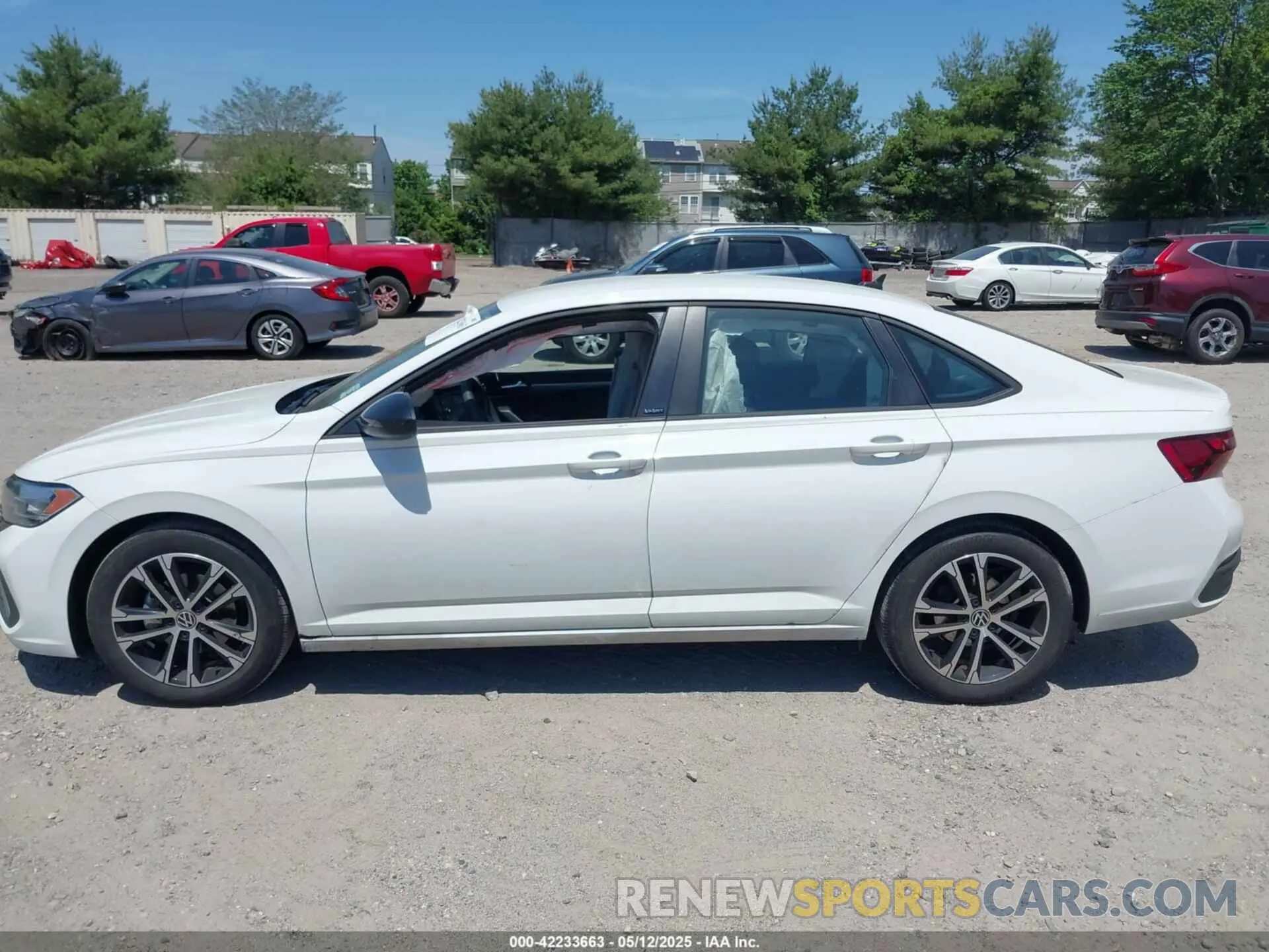 14 fotografías del automóvil dañado 3VWBM7BU7PM037623 VOLKSWAGEN JETTA 2023